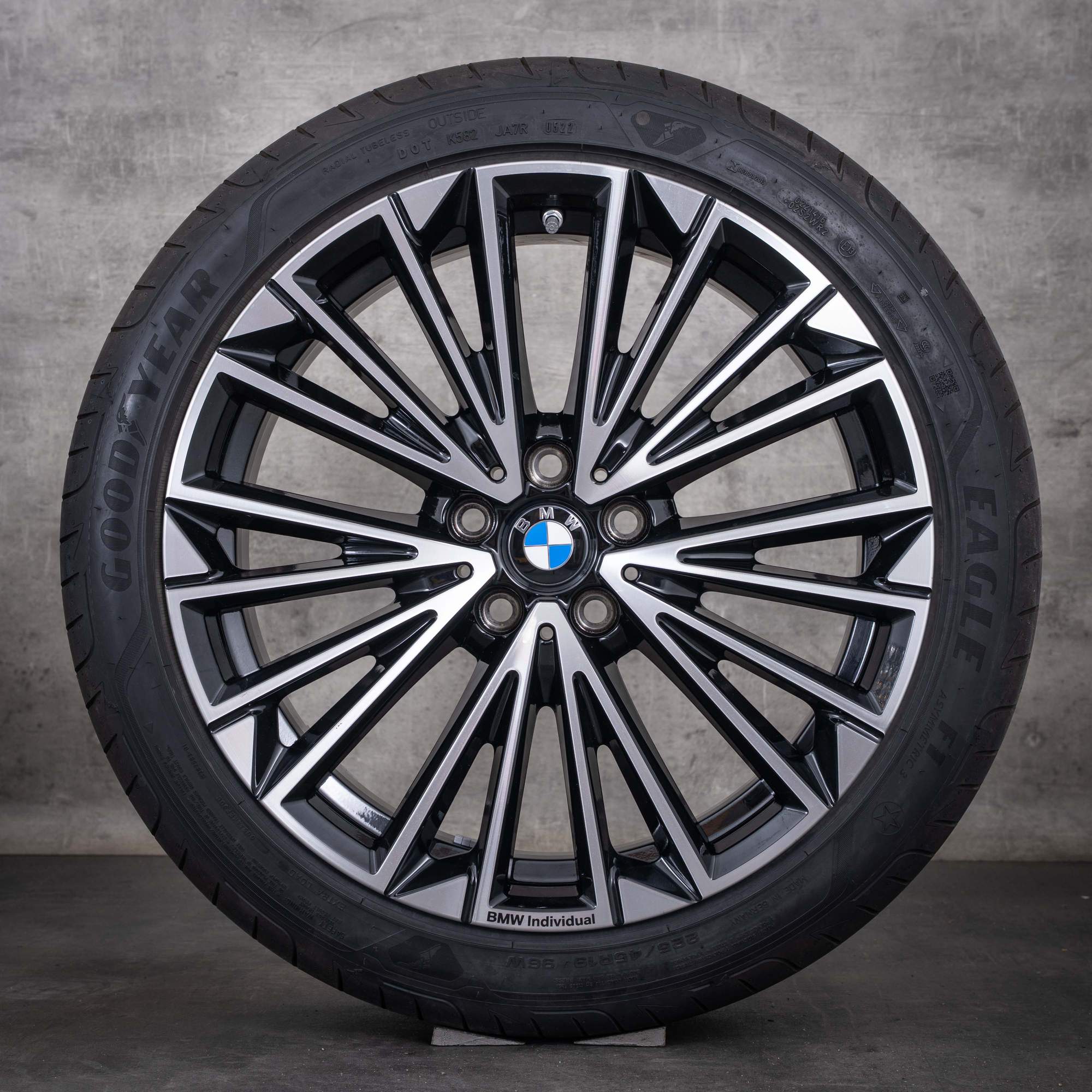 Originální 19palcové disky BMW řady 2 U06 Active Tourer letní kola Styling 839I 6891180 černé diamond cut