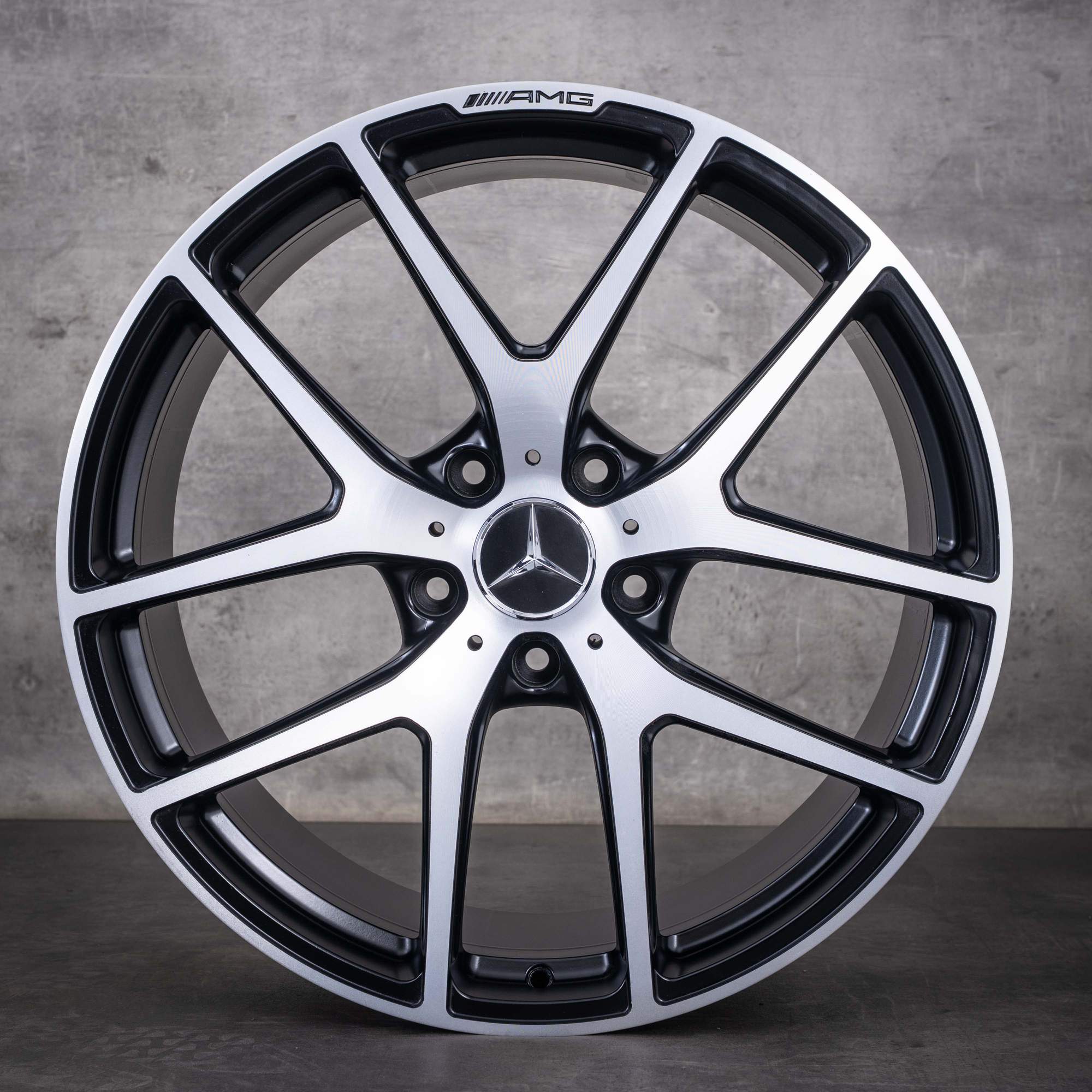 Alkuperäiset Mercedes-Benz G-sarjan G 63 G 65 AMG -vanteet 21 tuumaa W463 Edition 463 A4634010400 mattamusta diamond cut