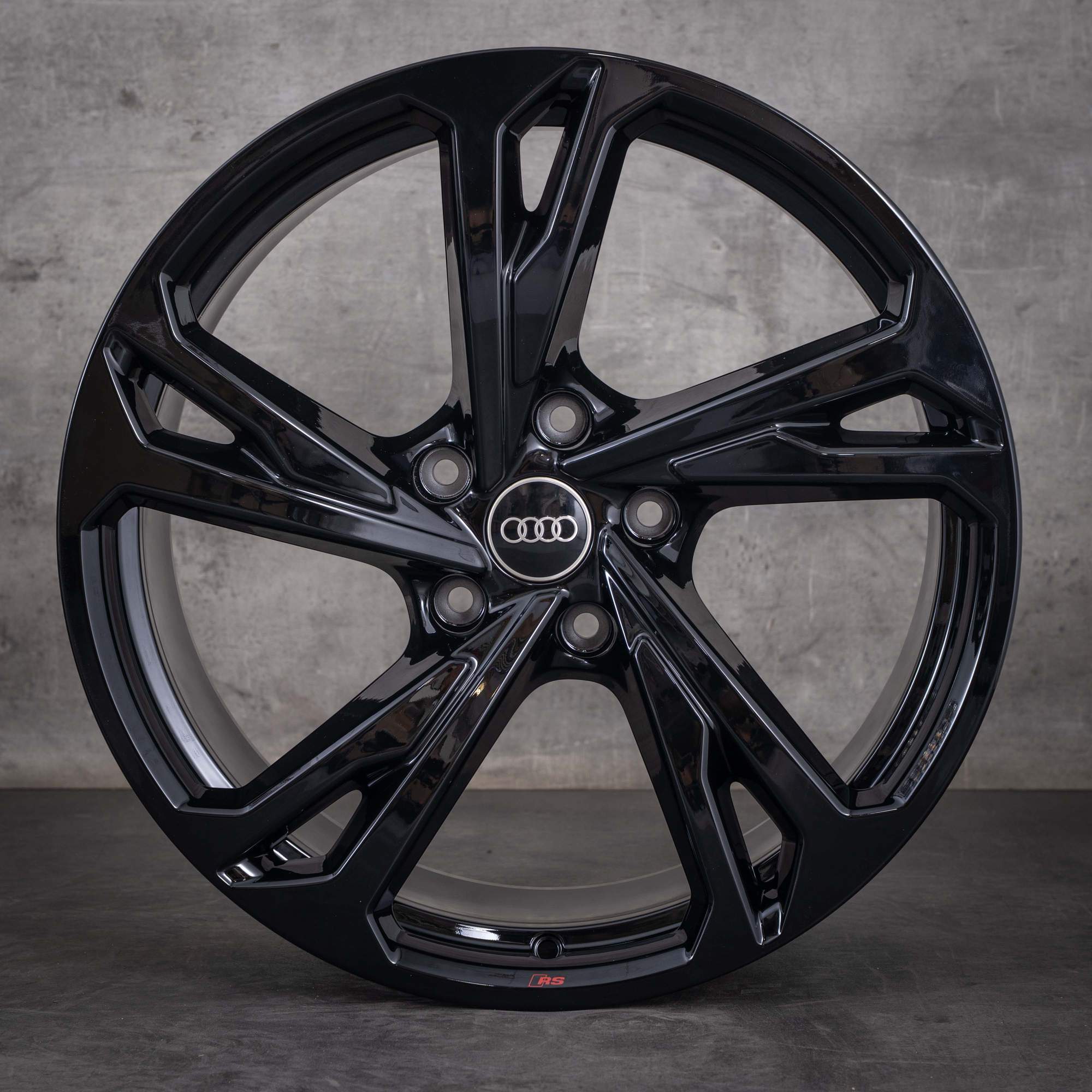 Oryginalne felgi Audi e-tron GT 20 cali FW 4J3601025AN 4J3601025AM czarne z połyskiem