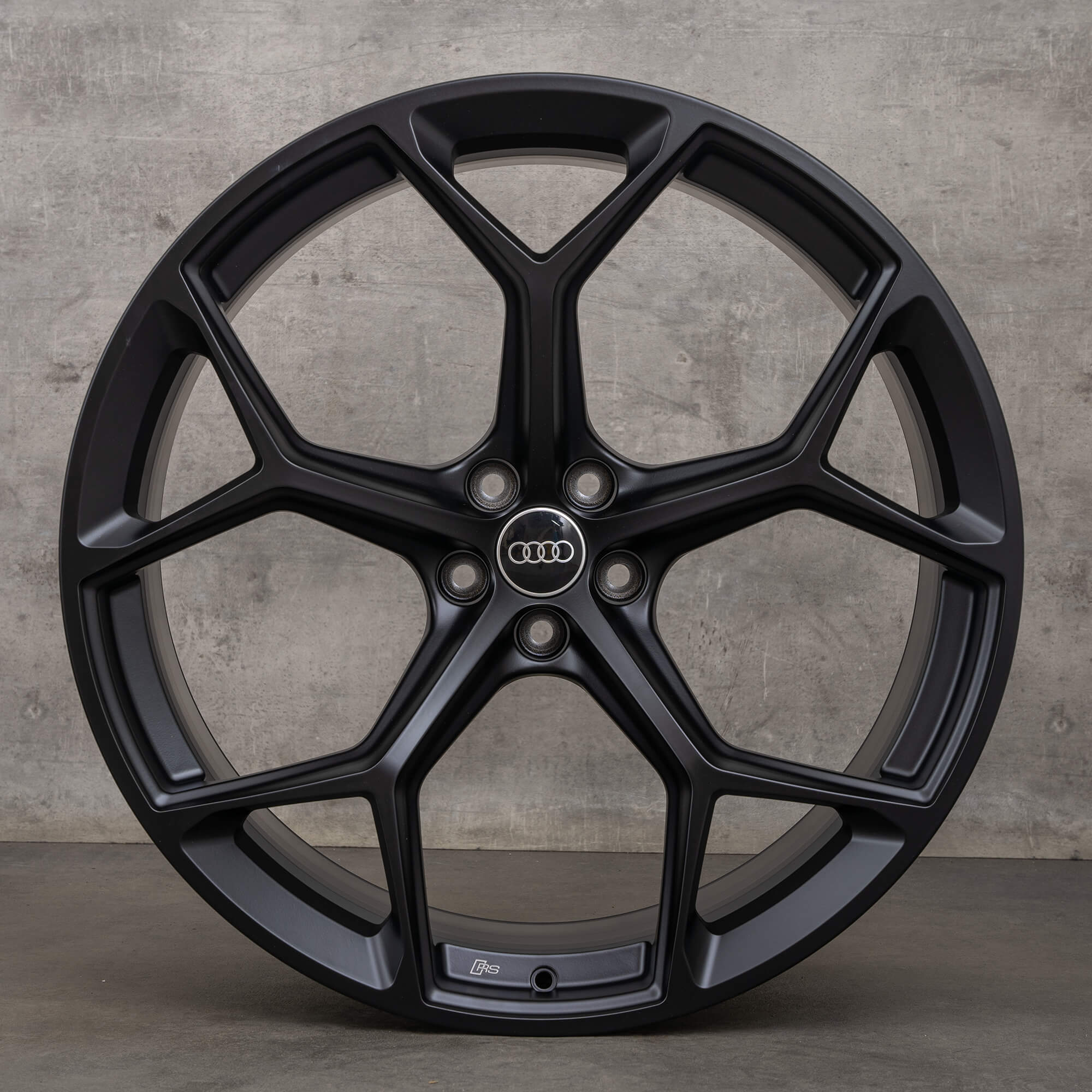 Original Audi RS Q8 4M8 23 Zoll Felgen 4M8601025CM schwarz matt Alufelgen NEU