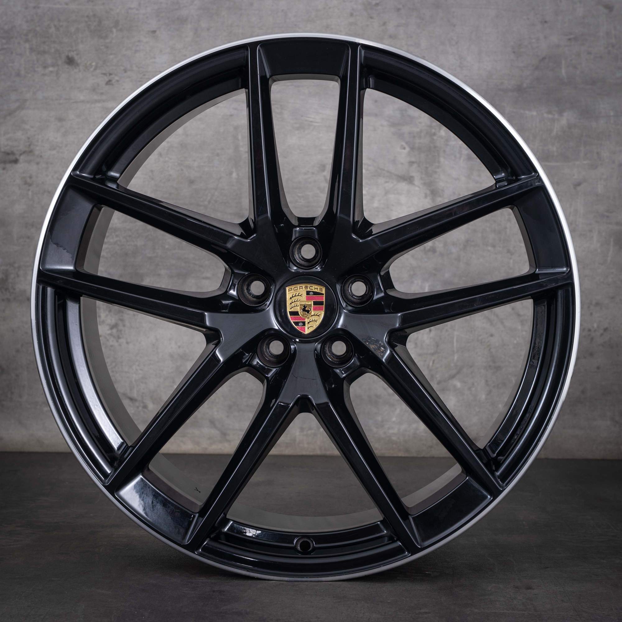 Original Porsche Macan III Felgen 20 Zoll 95B601025EJ 95B601025EK schwarz glanzgedreht
