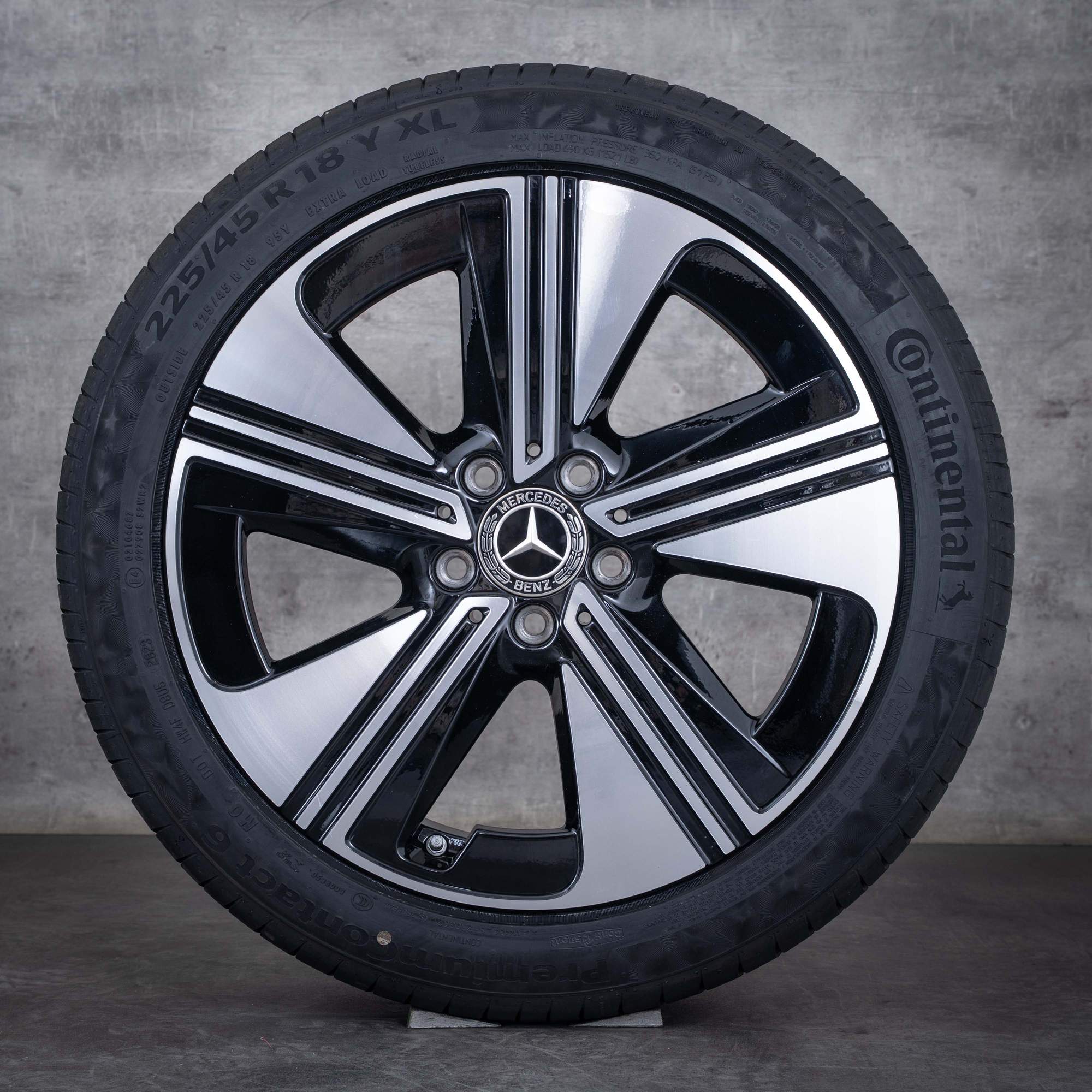 Alkuperäiset Mercedes Benz CLA talvirenkaat 18 tuuman C174 vanteet A1744010300 A1744010500 musta Kiillotettu