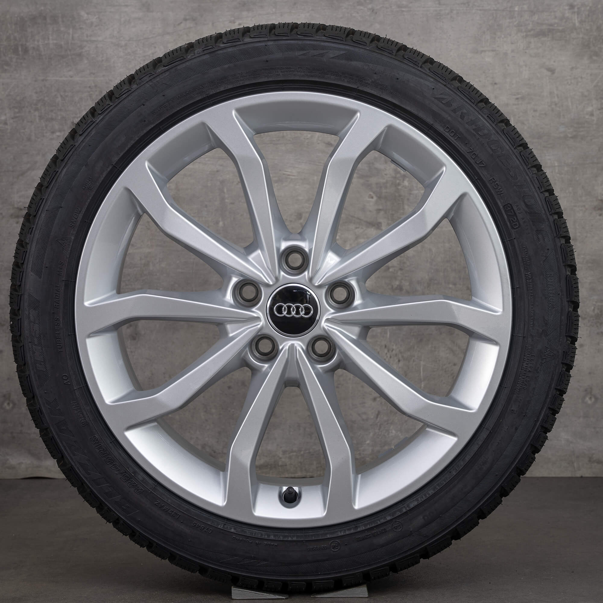 Audi A4 S4 B9 8W pneus hiver roues 18 pouces 8W0601025ED