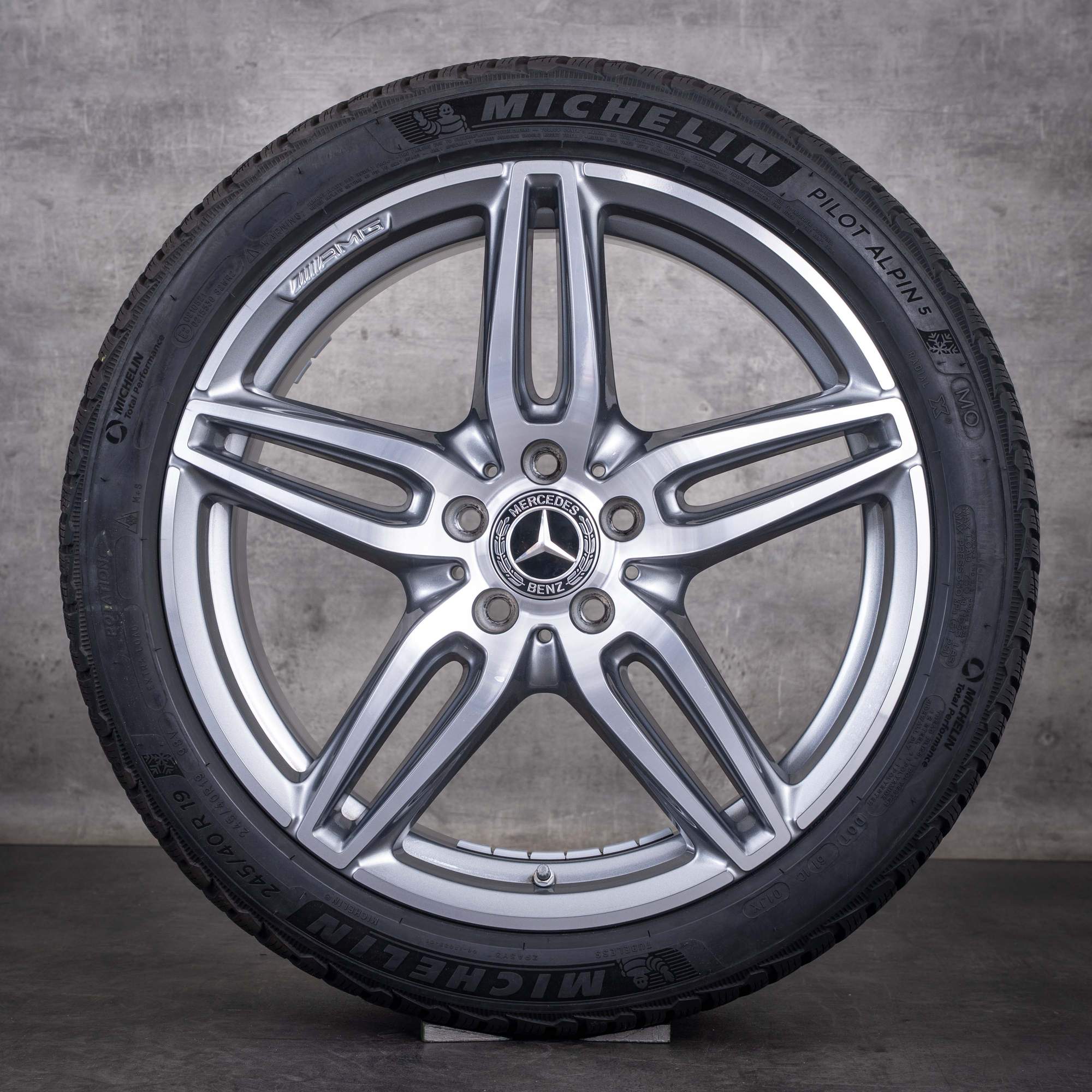 Ruote invernali originali Mercedes-Benz Classe E E43 E53 AMG da 19 pollici W213 S213 C238 A238 codici A2134013800 e A2134012000 colore Himalaya Grey finitura diamantata