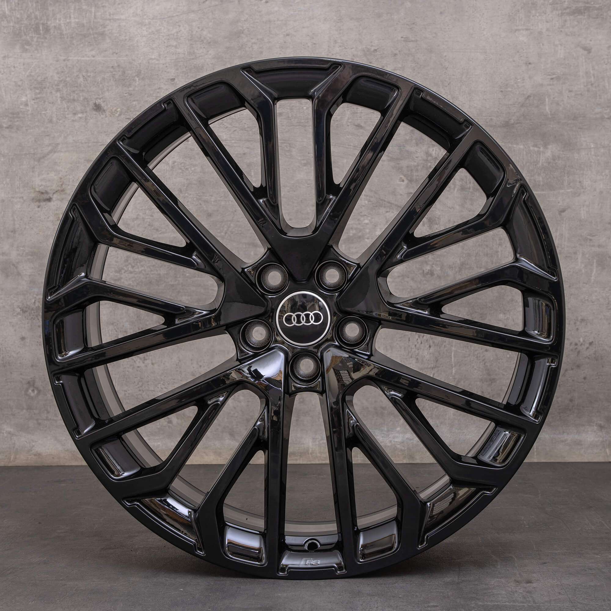 Oryginalne koła zimowe do Audi A6 S6 felgi 21 cali 4P C8 C9 4P0601025N czarne z wysokim połyskiem NOWE