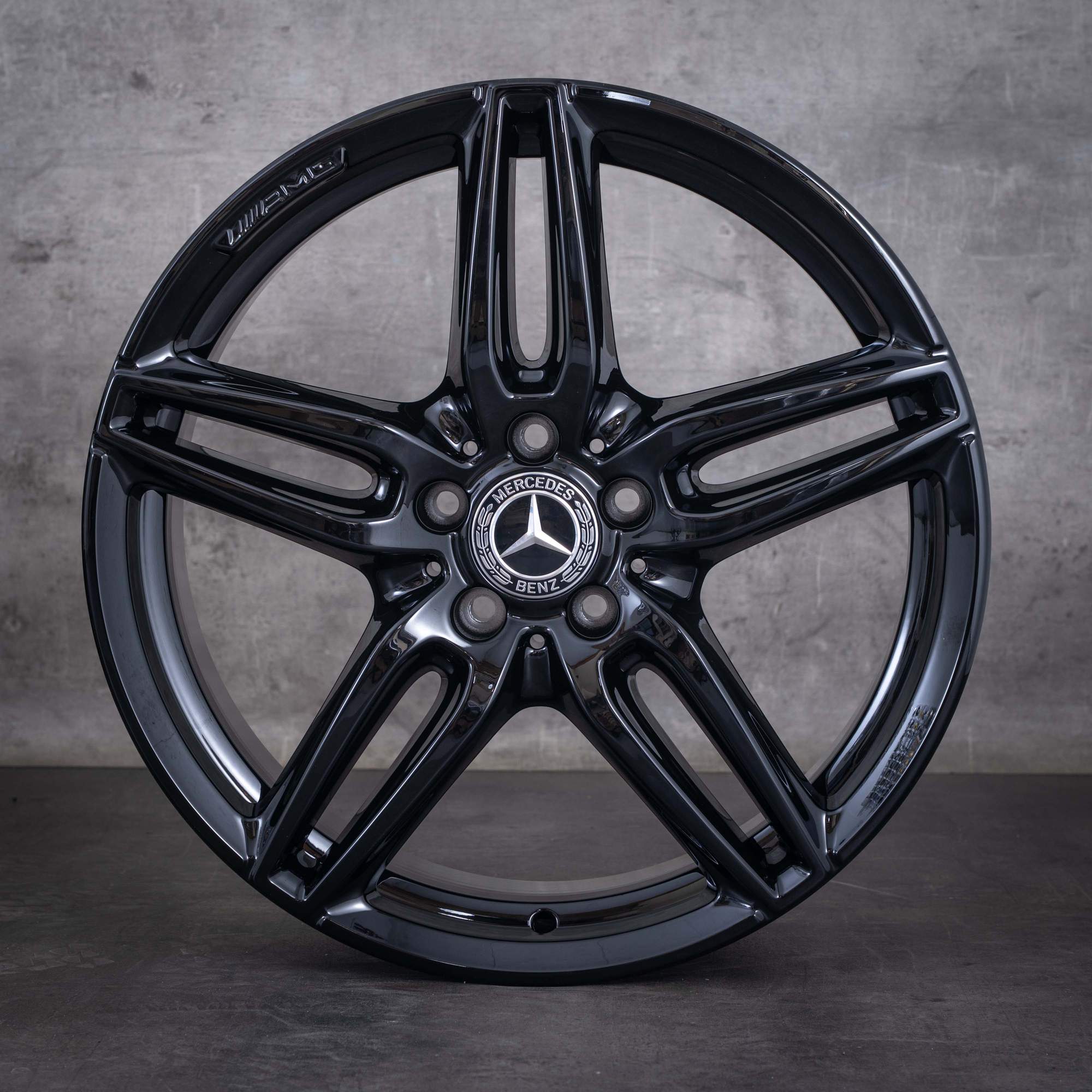 Original Mercedes Benz E-Klasse AMG Felgen 19 Zoll W213 S213 C238 A238 A2134012000 schwarz glanz