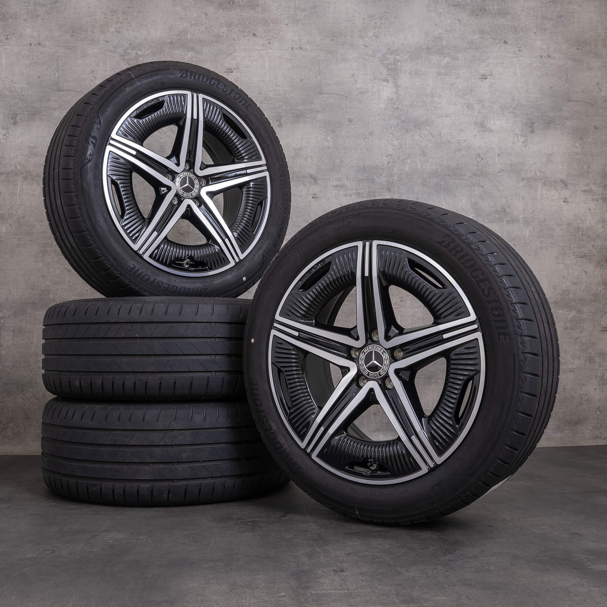 Originali Mercedes Benz EQE AMG cerchi 19 pollici V295 estivi A2954012200 nero lucido torniti