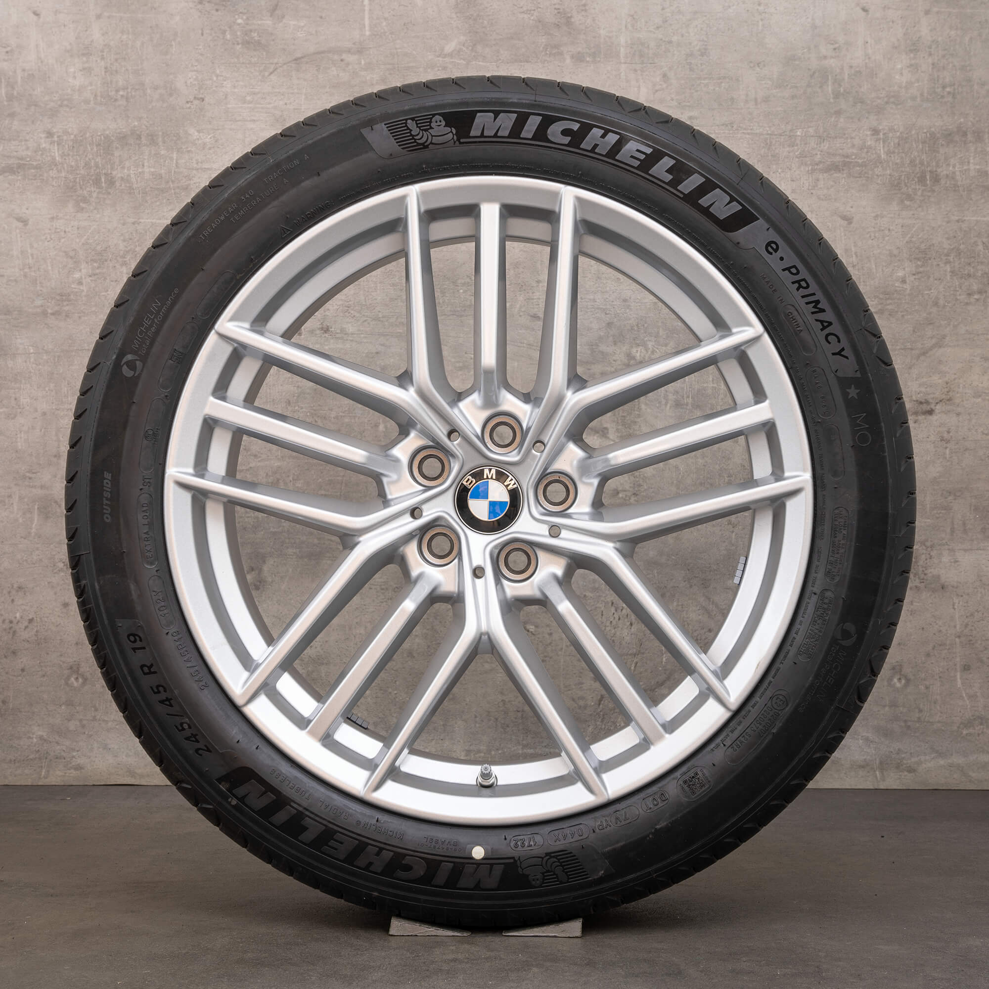BMW 5 Series G60 i5 summer wheels tires 19 inch rims 5A324D6 BMW 5 Series G60 i5 summer wheels tires 19 inch rims 5A324D6