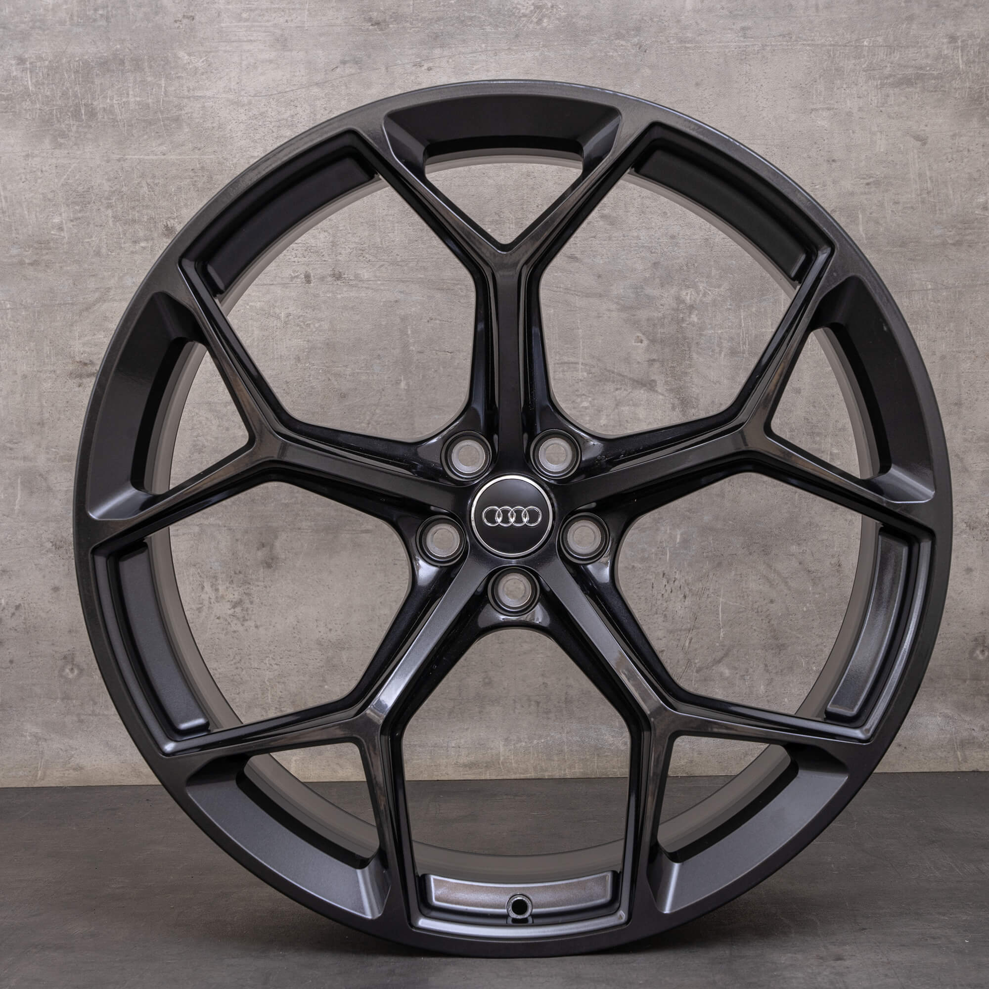 Original Audi RS Q8 Felgen 23 Zoll 4M8 4M8601025CM schwarz glanz NEU