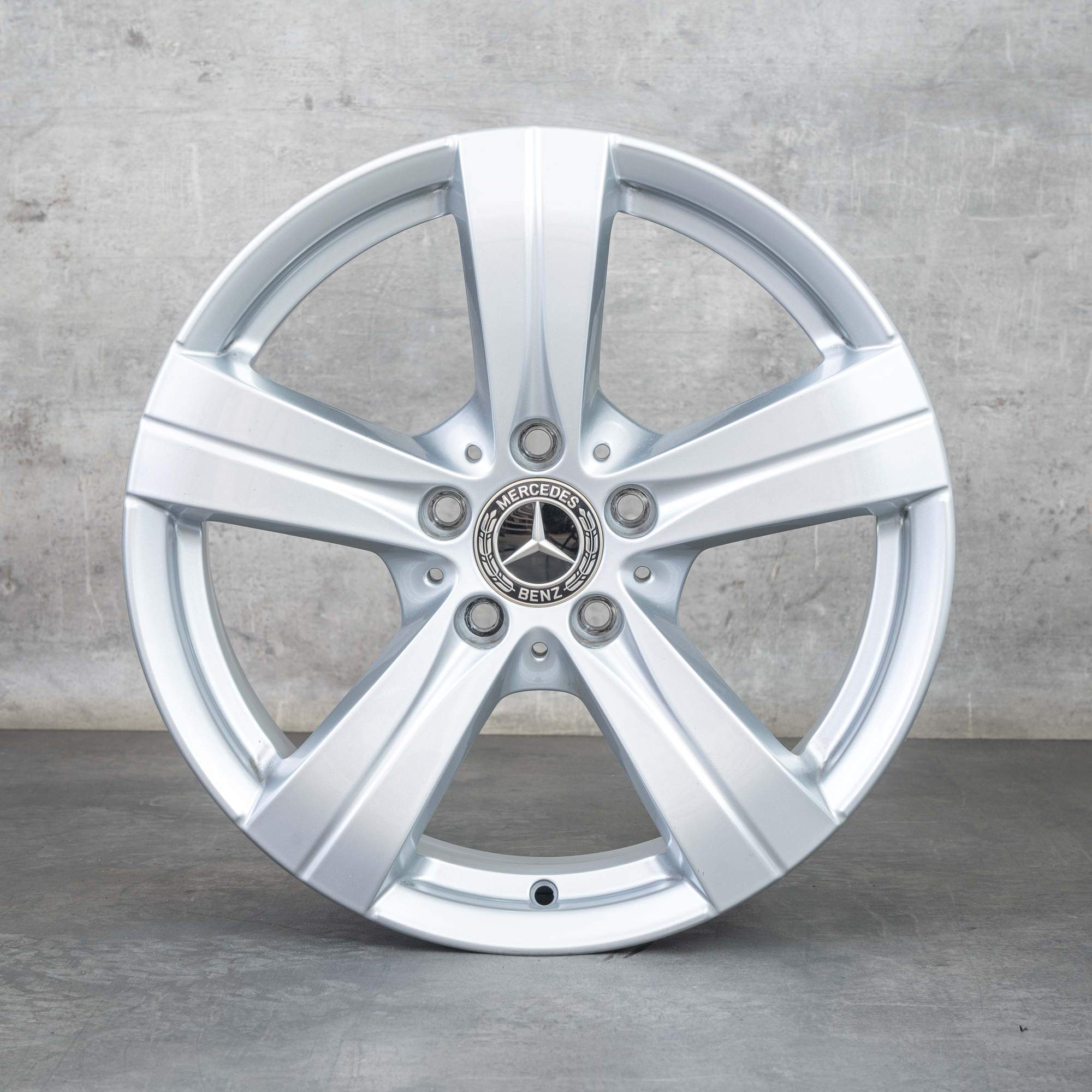 Alkuperäiset Mercedes Benz C-sarjan talvirenkaat 17 tuuman W206 S206 vanteet A2064017200 A2064014500 hopea kiiltävä