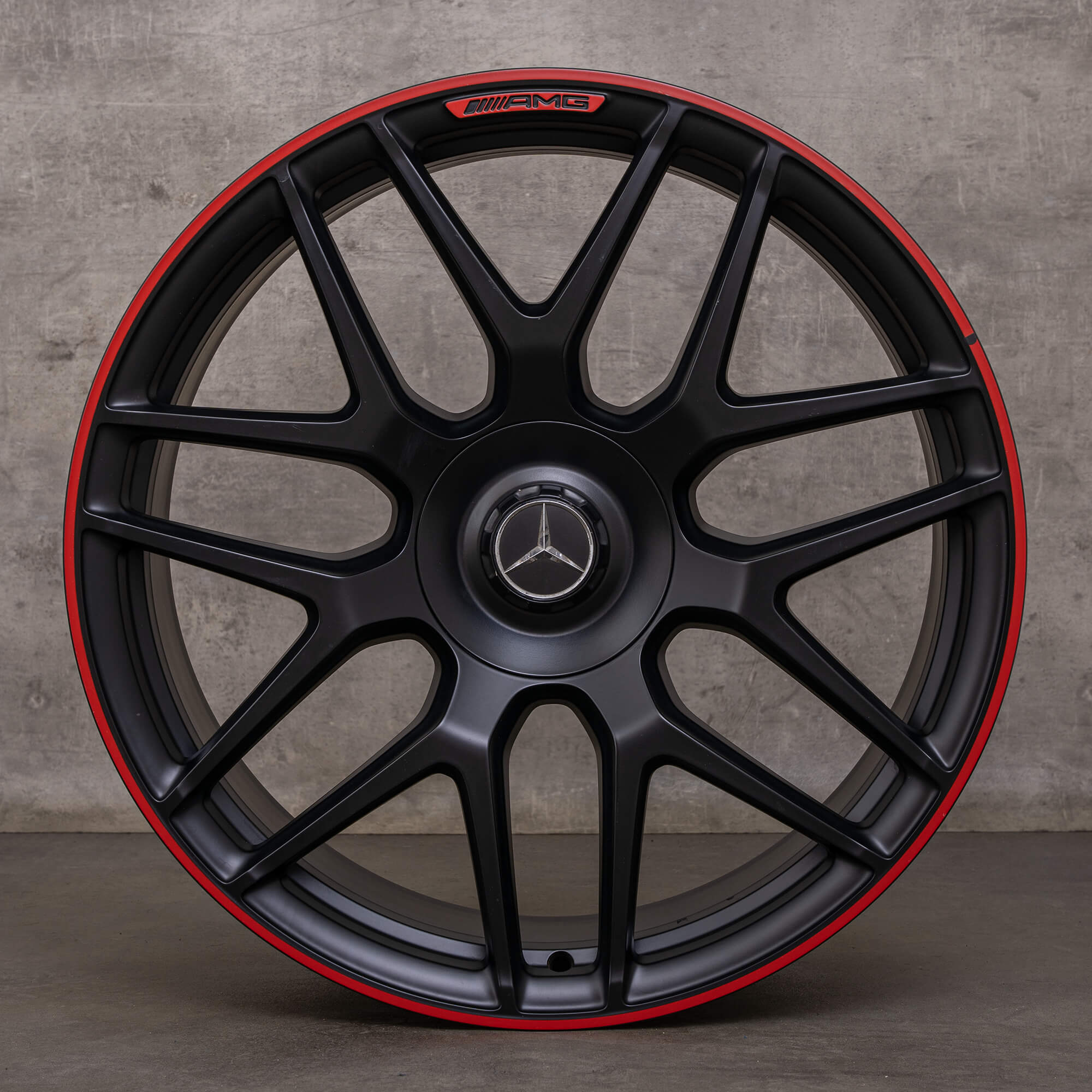 Originale Mercedes Benz G-Klasse G 63 AMG fælge 22 tommer W465 W463A A4634012000 sort mat fælg rød