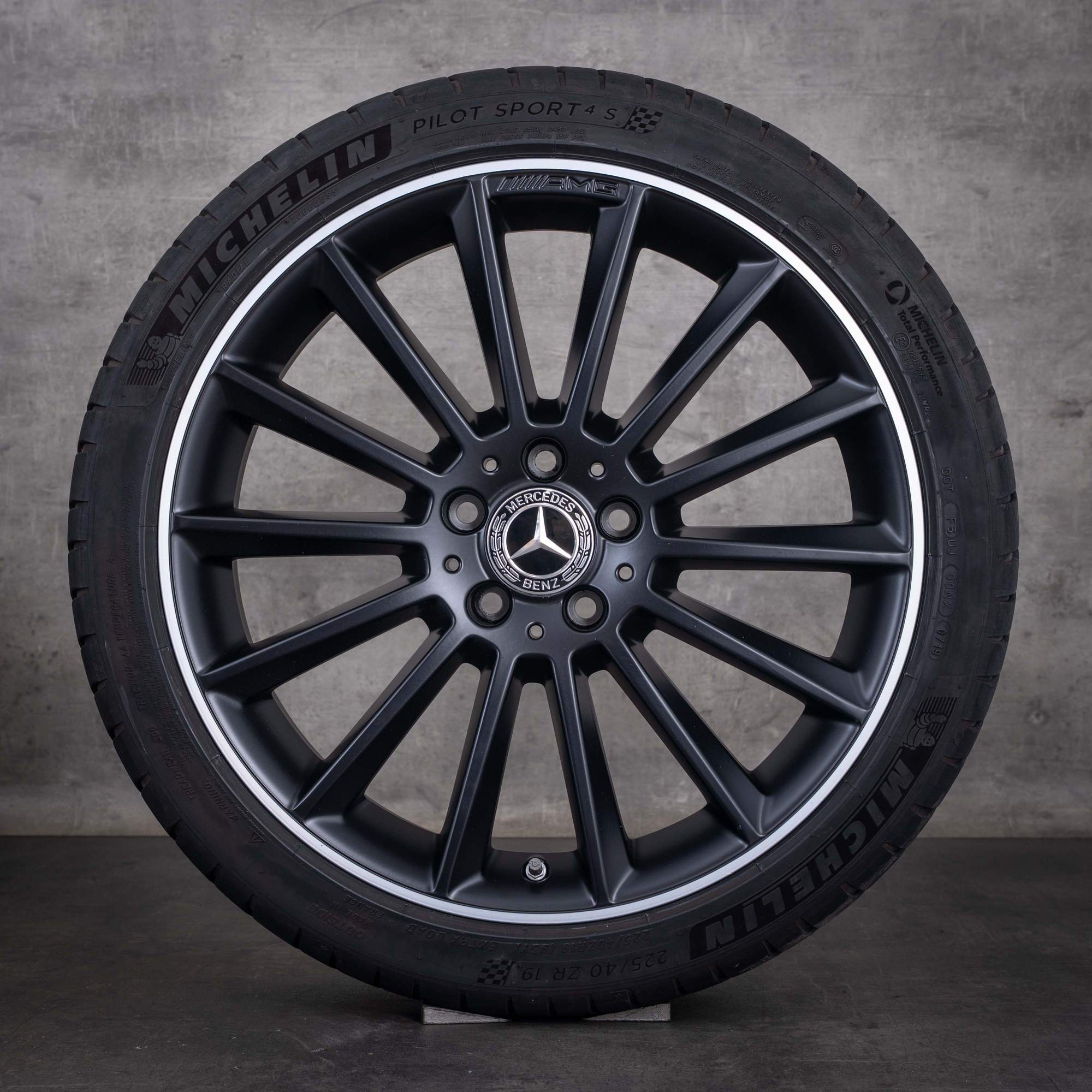 Jante originale Mercedes-Benz Clasa A B Klasse CLA pentru anvelope de iarnă 19 inci W177 V177 W247 C118 X118 cod A1774011600 negru mat jante diamantate NOI