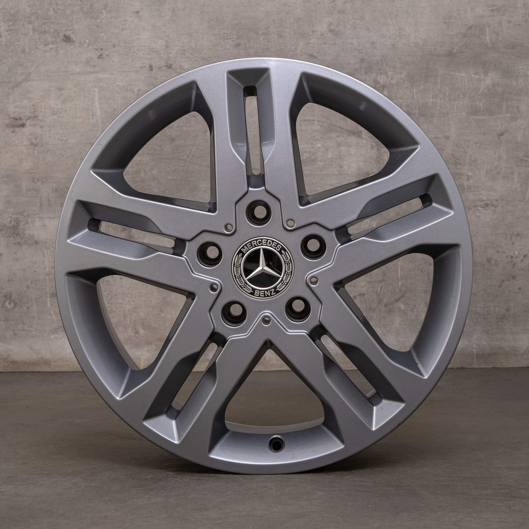 OEM Mercedes Benz G-Class rims 18 inch W463 G350 G400 G500 A4634012502 himalaya grey