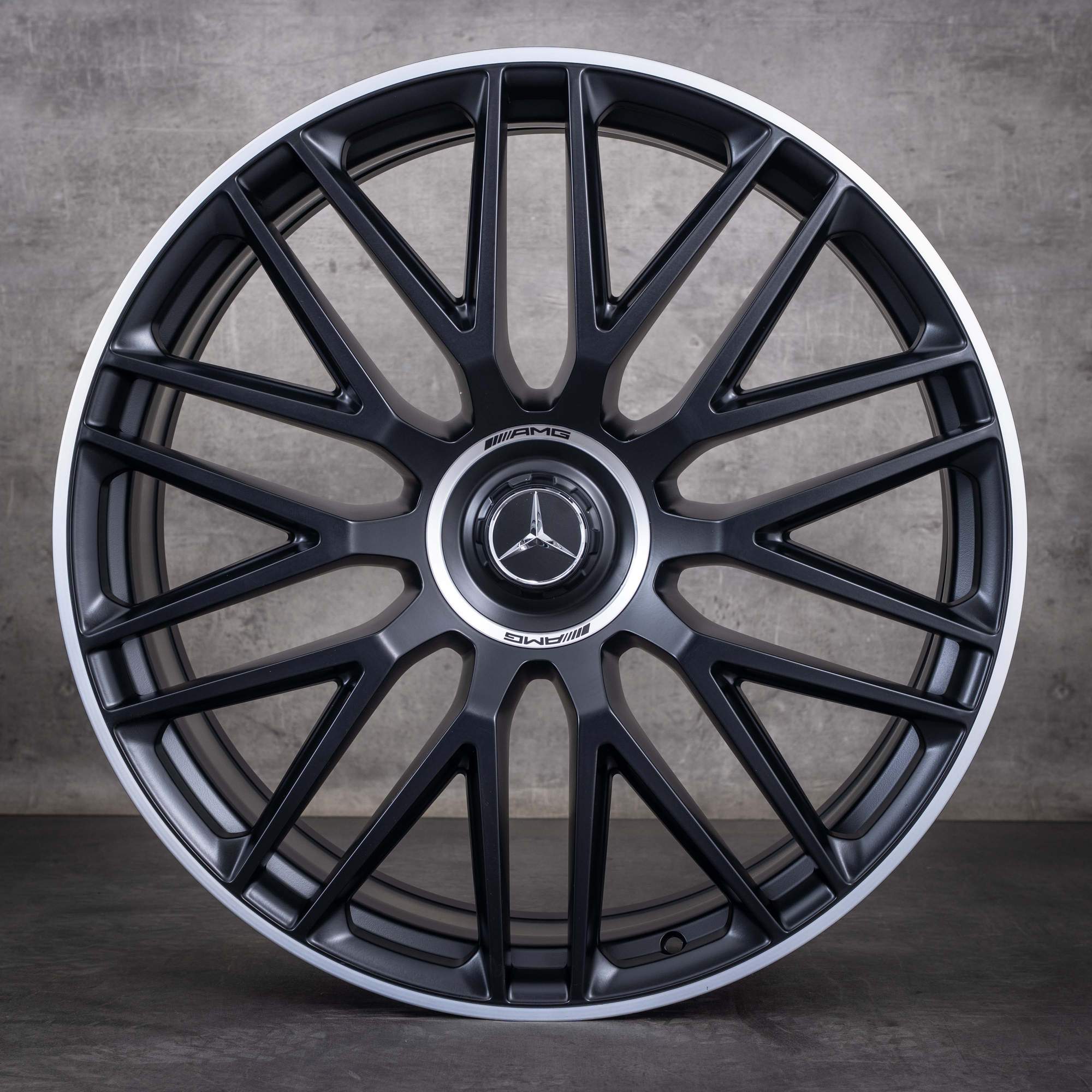 Oryginalne koła zimowe Mercedes-Benz GLS 63 AMG 23 cale SUV X167 4Matic felgi A1674018500 A1674018600 czarne matowe w stylu diamond cut NOWE
