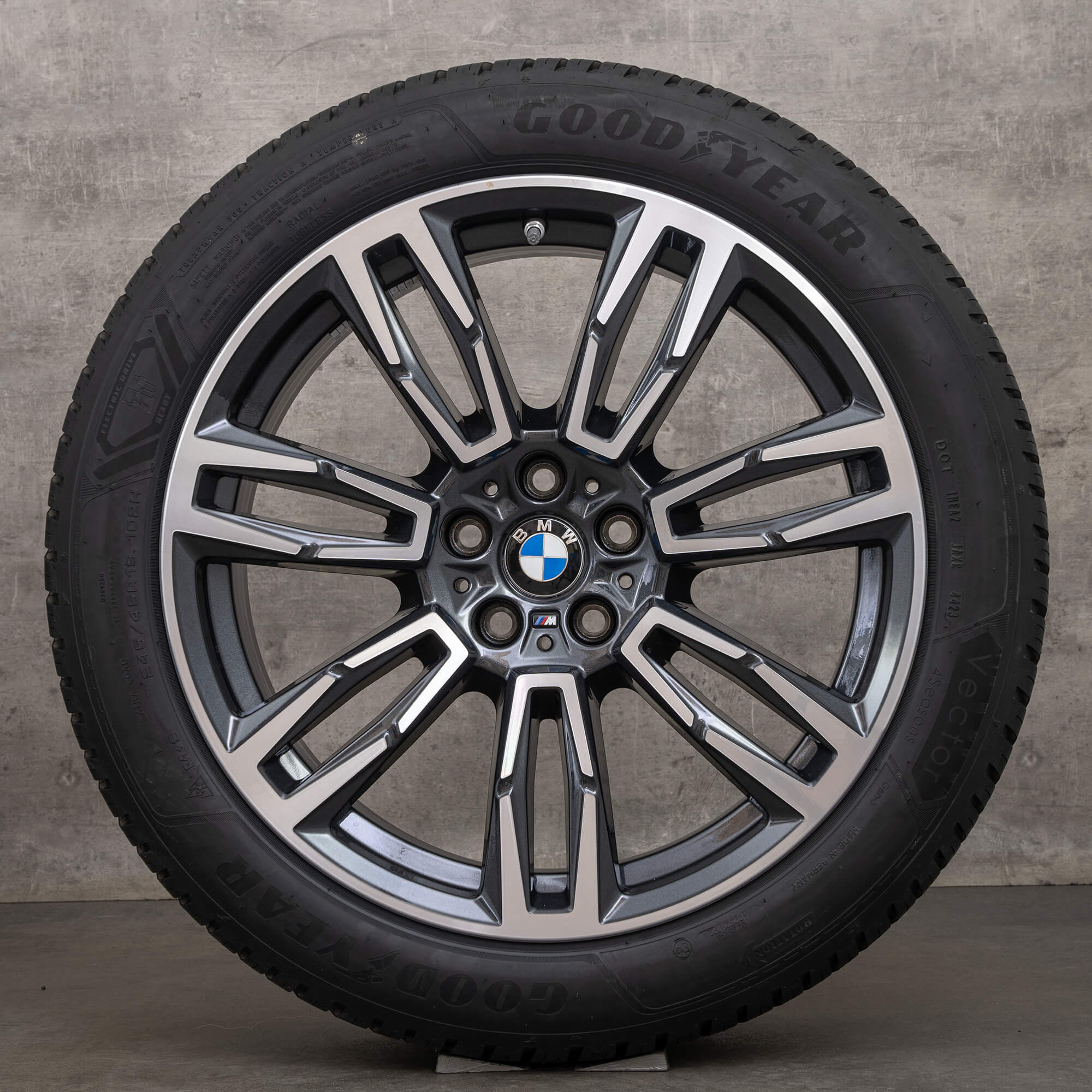 BMW 5er G60 G61 i5 19 Zoll Ganzjahresreifen Felgen Allwetterreifen 5A324E0 935 M