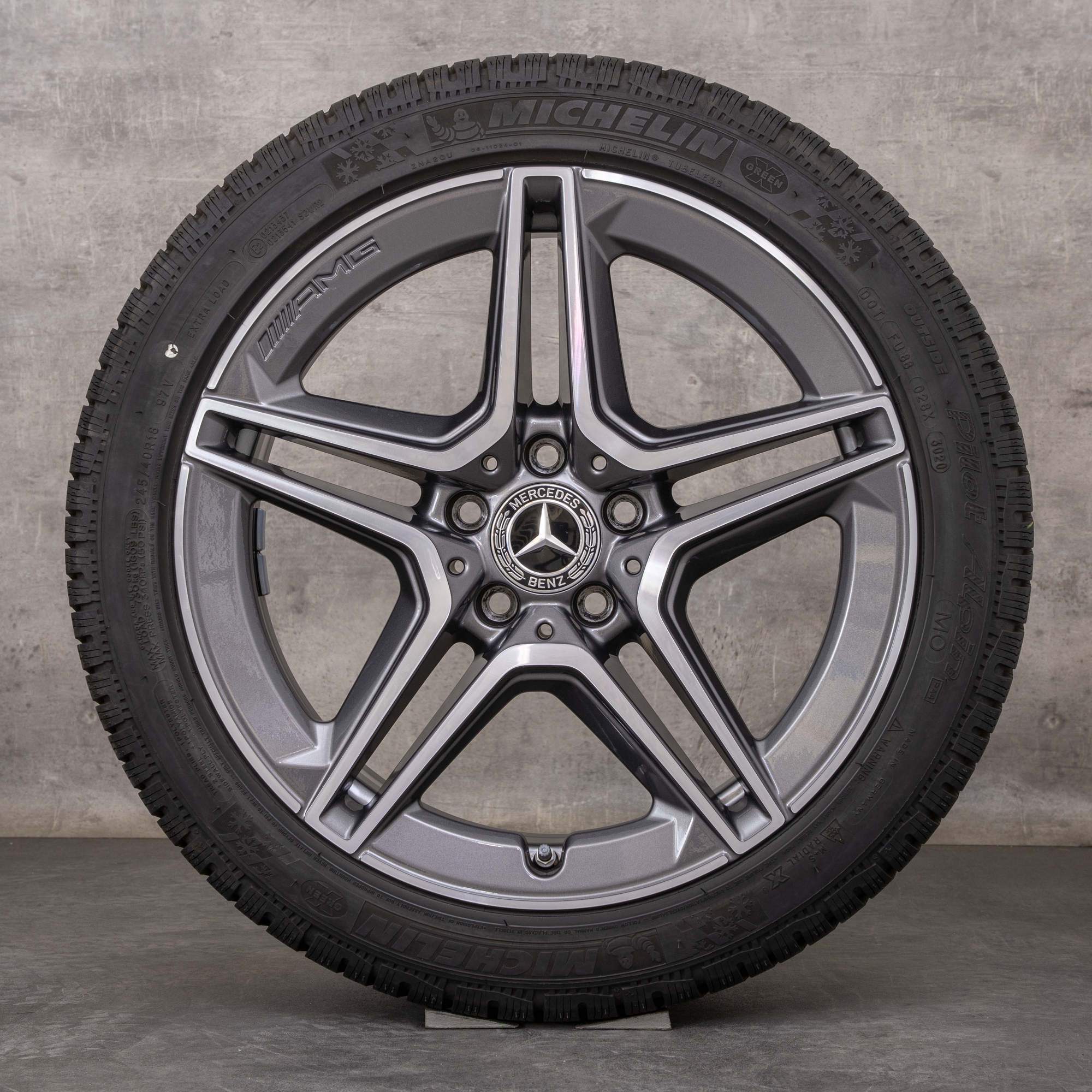 Oryginalne koła zimowe Mercedes-Benz AMG C43 18 cali 205 Felgi A2054019900 A2054019600 Koła z podwójnymi ramionami Himalaya szare Polerowane