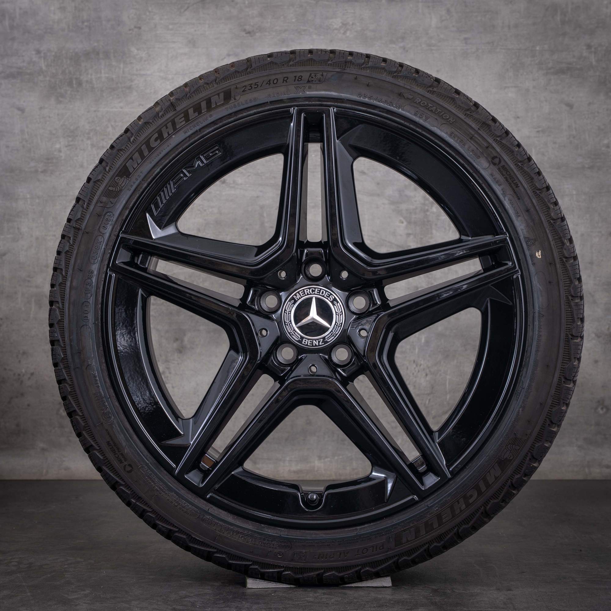Original Mercedes Benz CLA 35 AMG Winterräder 18 Zoll C118 X118 Felgen A1184010200 schwarz glanz