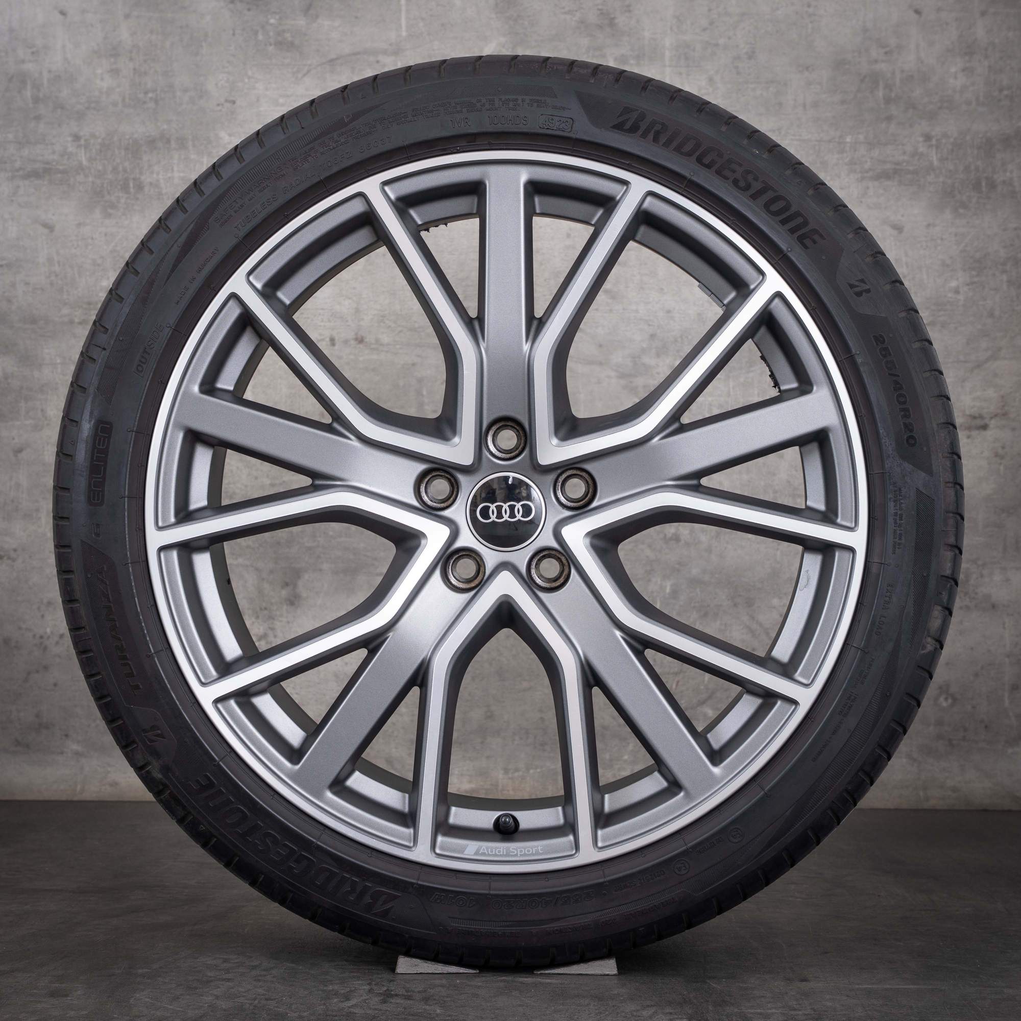 Oryginalne felgi do Audi A6 S6 20 cali 4K C8 opony letnie 4K0601025AB tytan matowy diamond cut