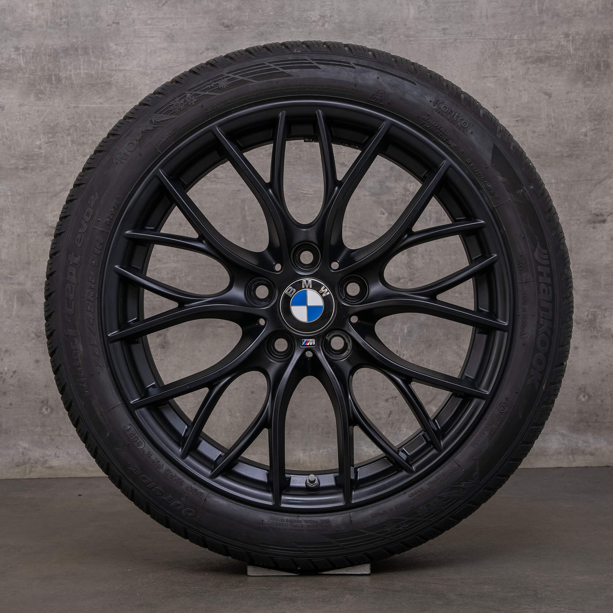 Original BMW Série 3 4 Roues d'hiver 18 pouces F30 F31 F32 F33 Gran Coupé F36 Jantes Styling 405 M 6865157 noir mat