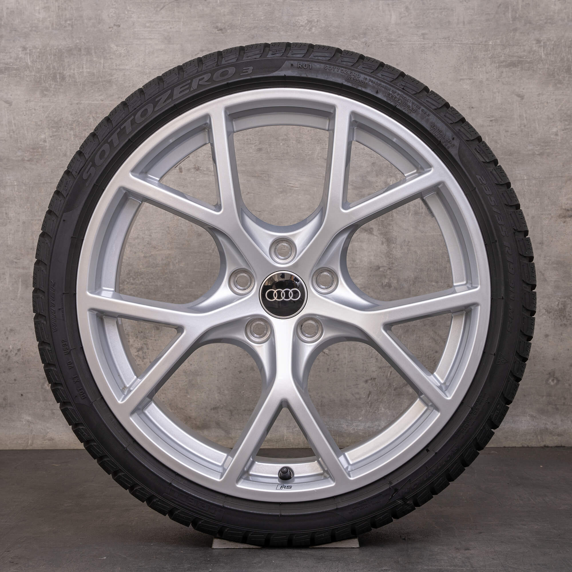 Original Audi RS3 8Y vinterhjul 19 tums fälgar 8Y0601025BT 8Y0601025BQ silver glänsande NY