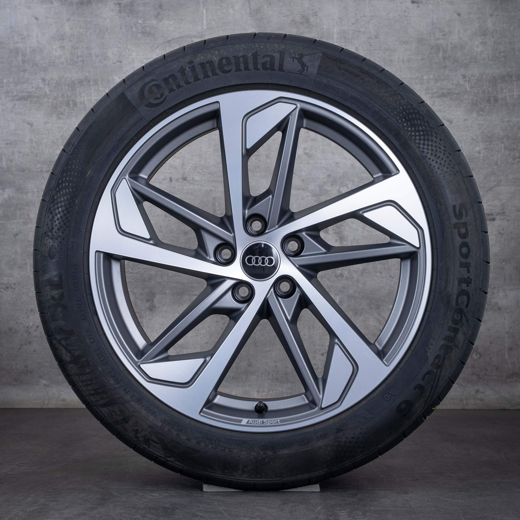 Alkuperäiset Audi Q3 vanteet 19 tuuman F3 kesäpyörät 83A601025 Trapezoid titan matti-kiillotettu
