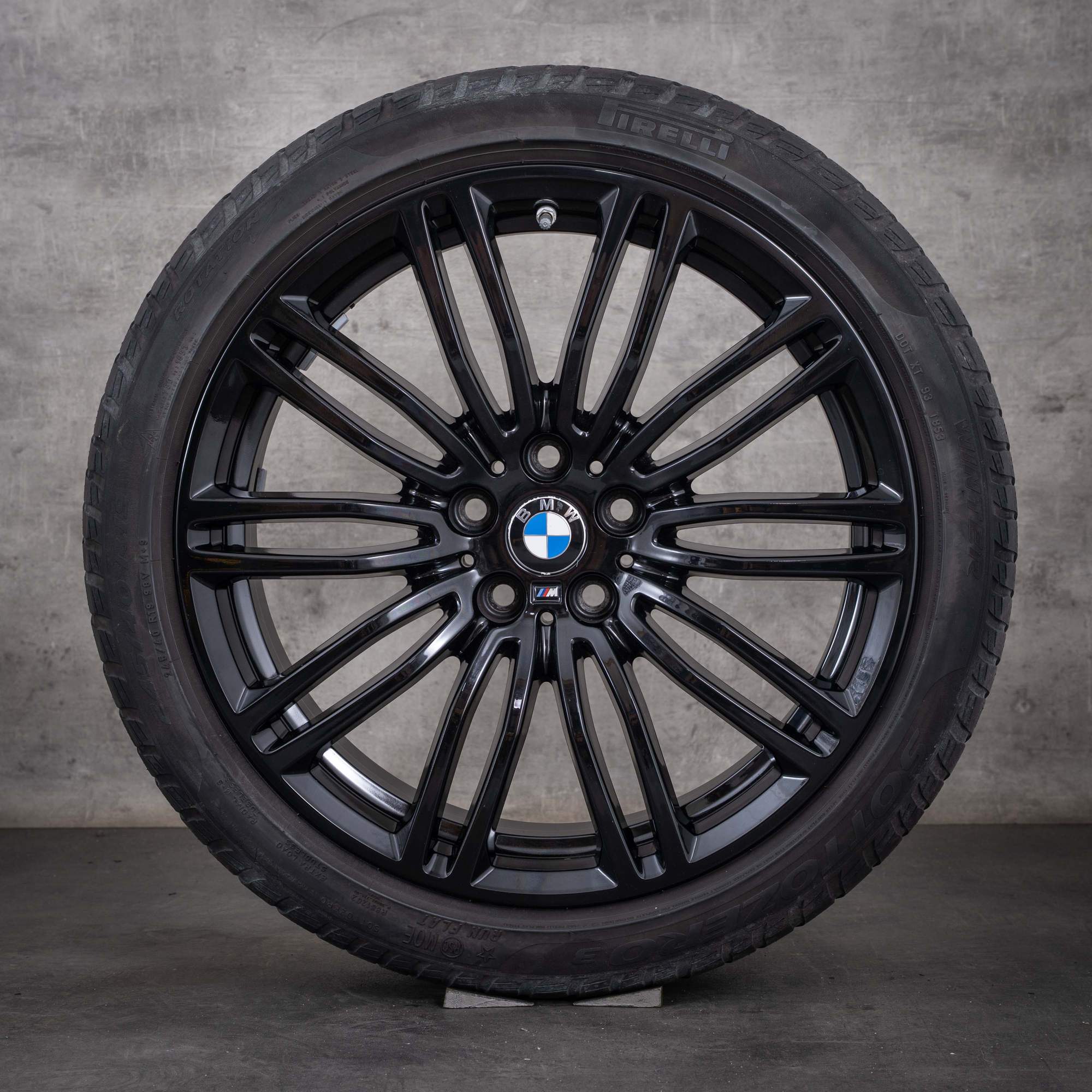Oryginalne koła zimowe BMW serii 5 19 cali felgi G30 G31 stylizacja 664 M 7865925 7856926 czarny połysk