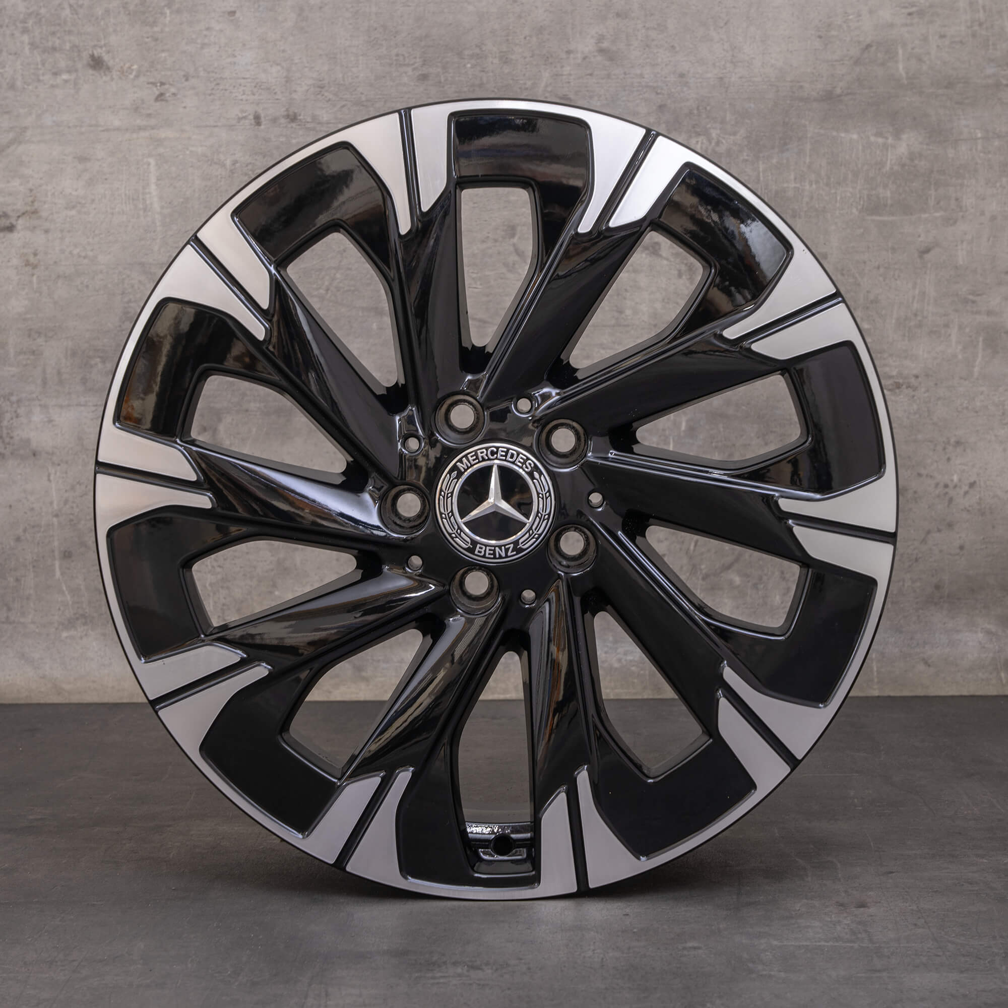 Oryginalne Felgi Mercedes Benz EQV 18 cali Vito W447 A4484011500 czarne polerowane NOWOŚĆ