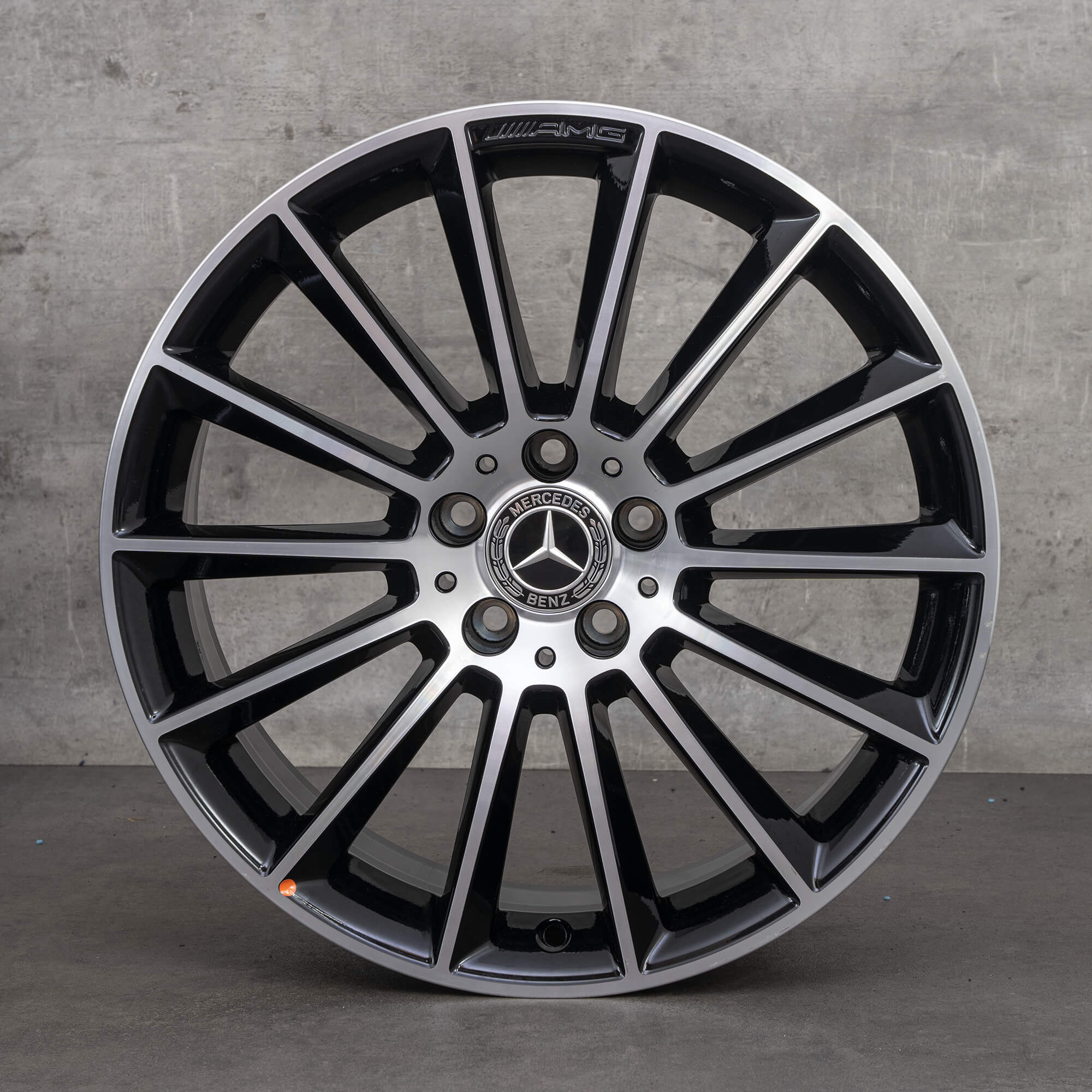 19 palcové ráfky AMG Mercedes Benz třídy A W177 A35 hliníkové A1774011900 NOVINKA