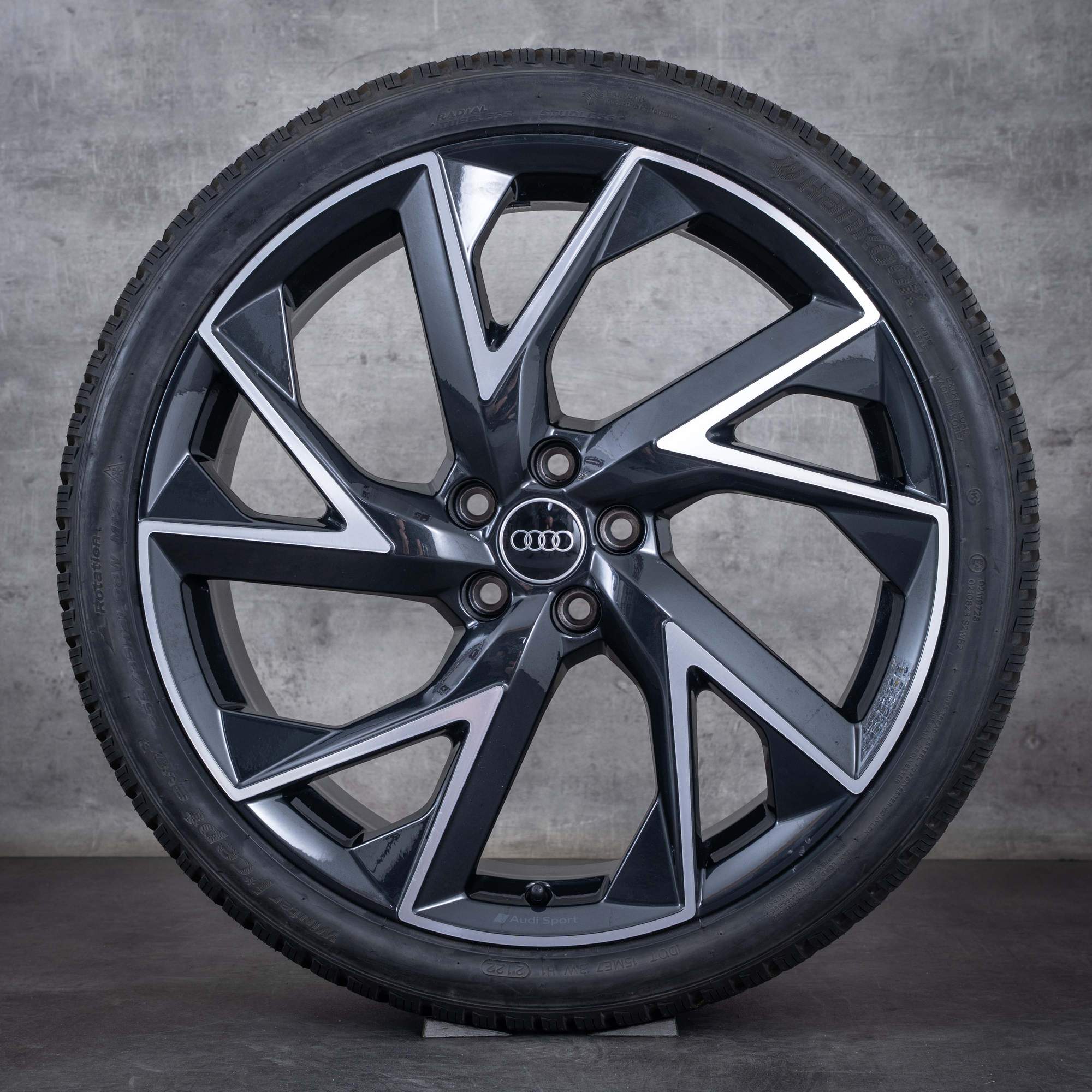 Aidot alkuperäiset Audi RS Q3 talvirenkaat 21 tuuman F3 vanteet Trigon 83A601025AE graniitti kiillotettu