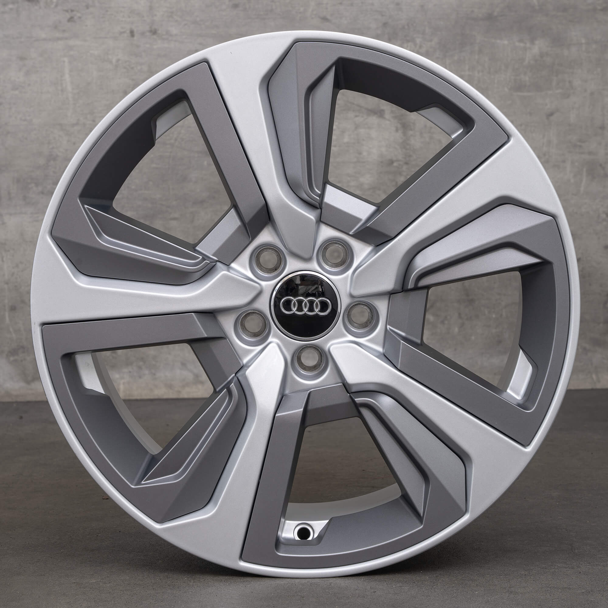 Audi A1 GB Sportback 17 inch rims 82A601025H anthracite silver NEW