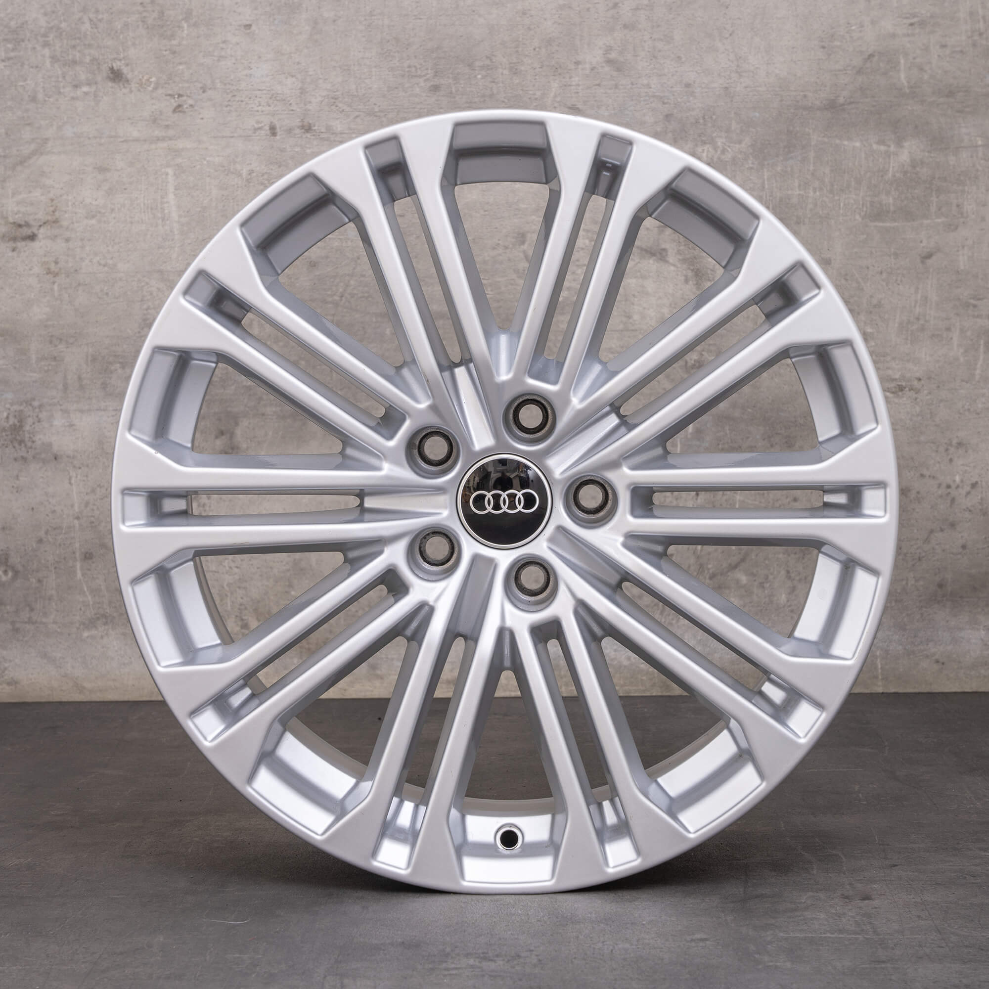 OEM Audi A5 S5 rims 18 inch F5 8W B9 8W0601025EE silver