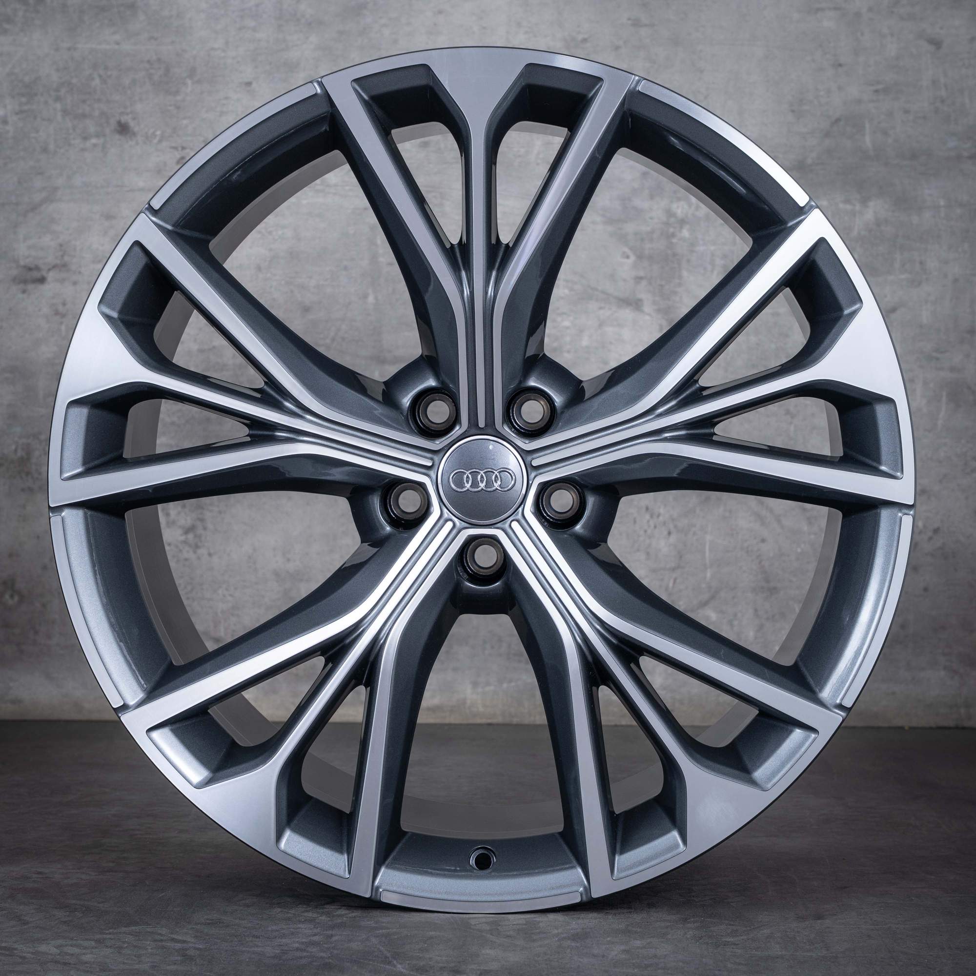 Original Audi Q8 SQ8 Winterräder 21 Zoll 4M8 Felgen 4M8601025S titan glanzgedreht NEU