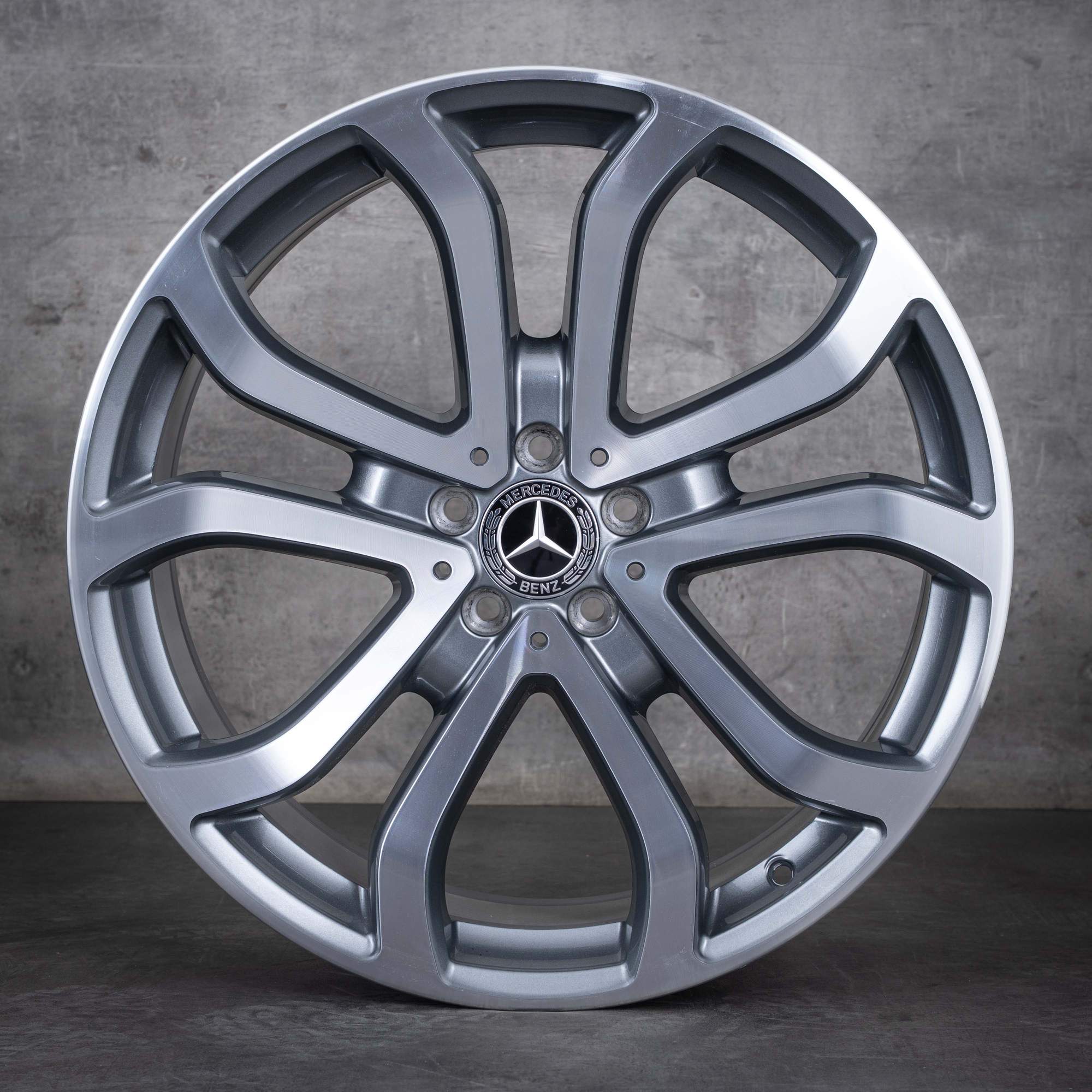 Oryginalne koła zimowe Mercedes Benz GLE 43 63 & S AMG 21 cali C292 felgi A2924011400 A2924011500 himalaya grey Polerowane