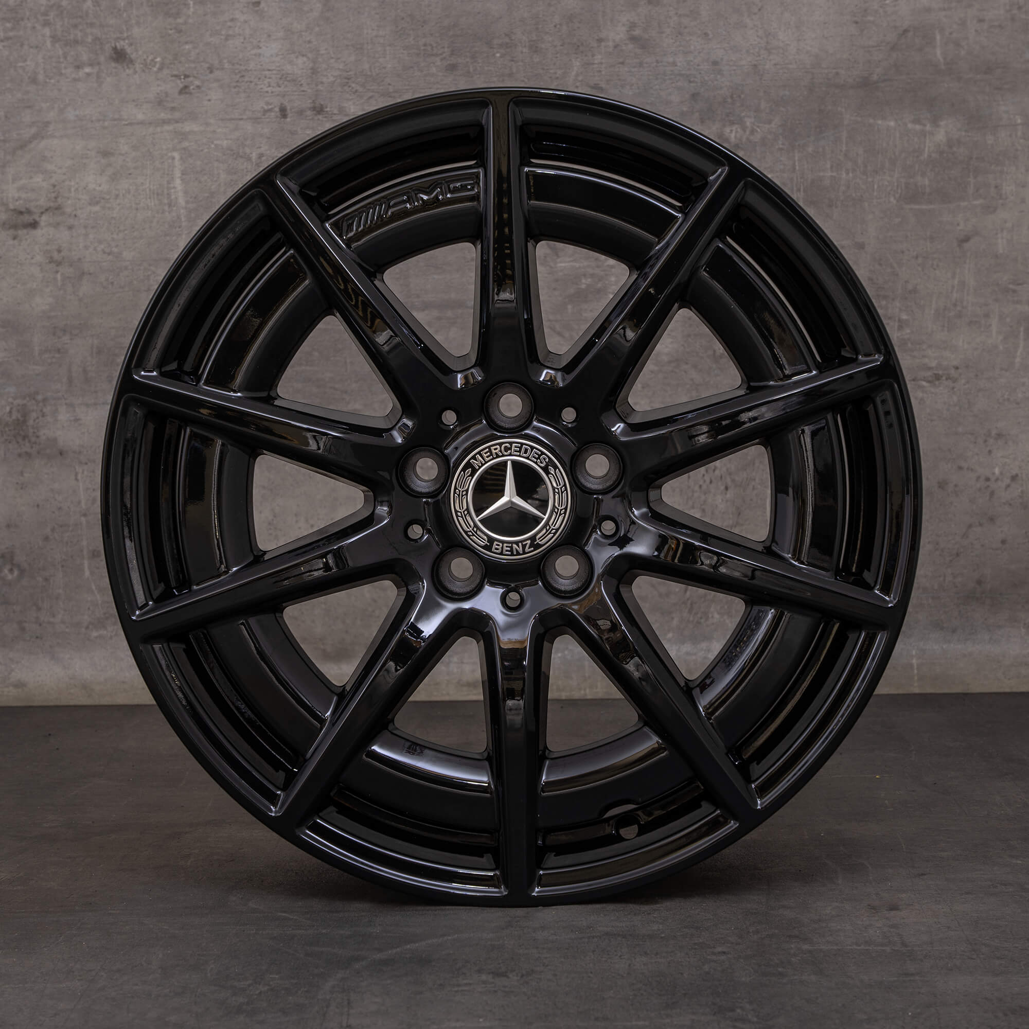 Alkuperäiset Mercedes Benz C-sarjan C43 AMG talvirenkaat 18 tuuman W206 S206 vanteet A2064012100 musta kiiltävästi