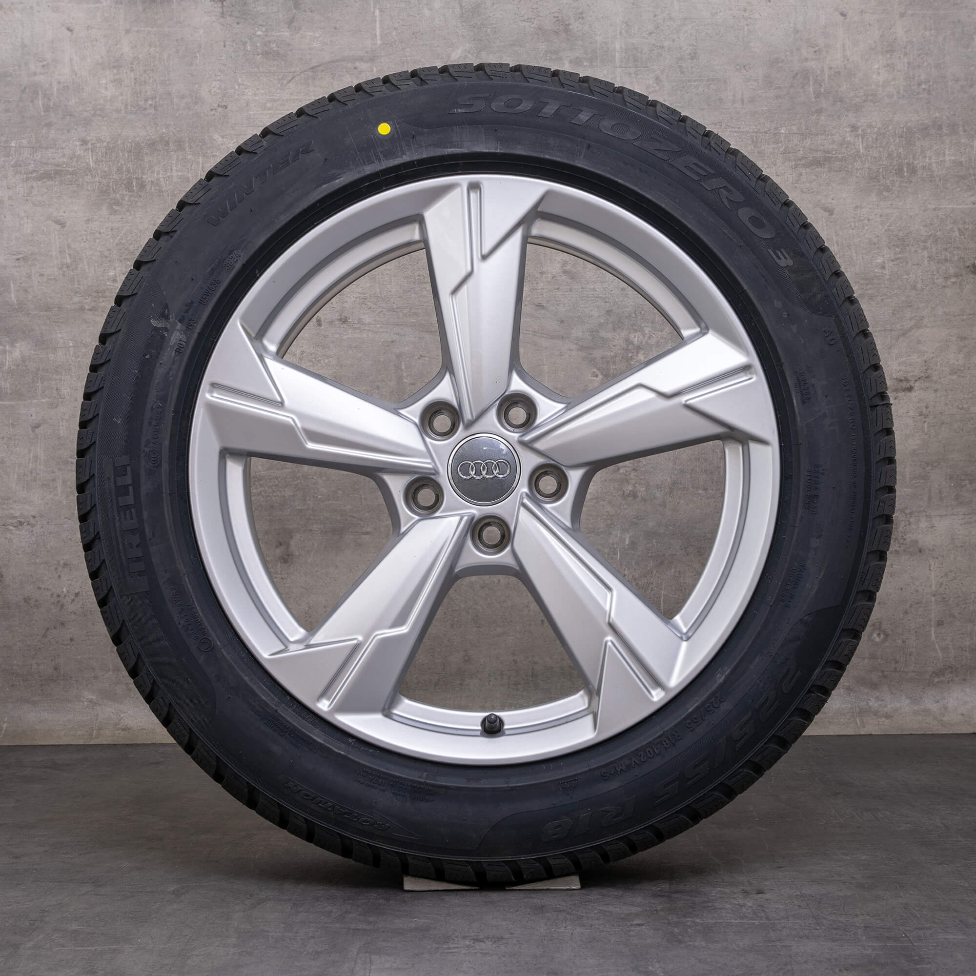 Original Audi A6 jante de iarnă 18 inch 4K C8 Rotor 4K0601025D argintiu