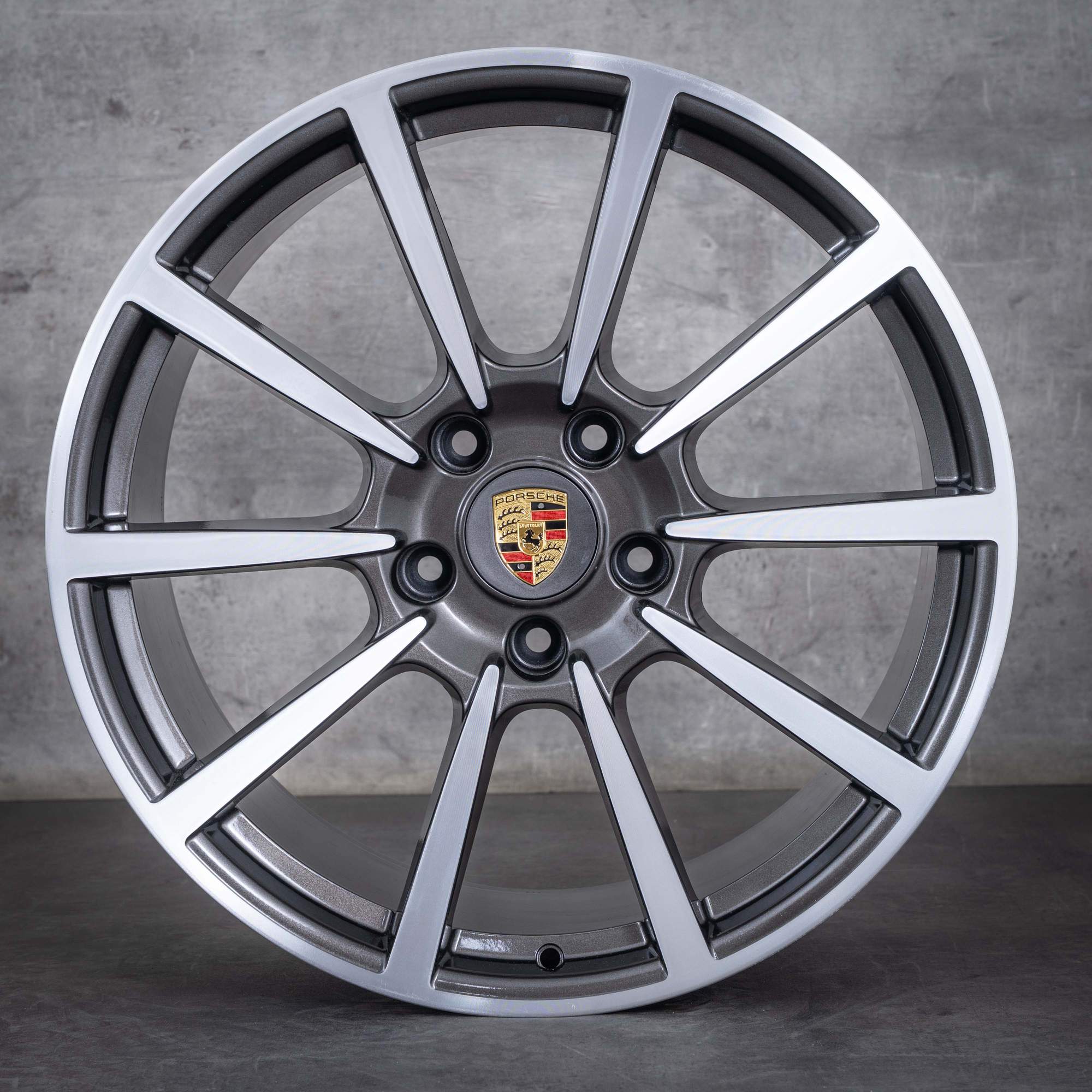 Oryginalne felgi Porsche 991 I 20-calowe koła letnie Carrera & S 99136216130 99136216630 polerowane tytanowe