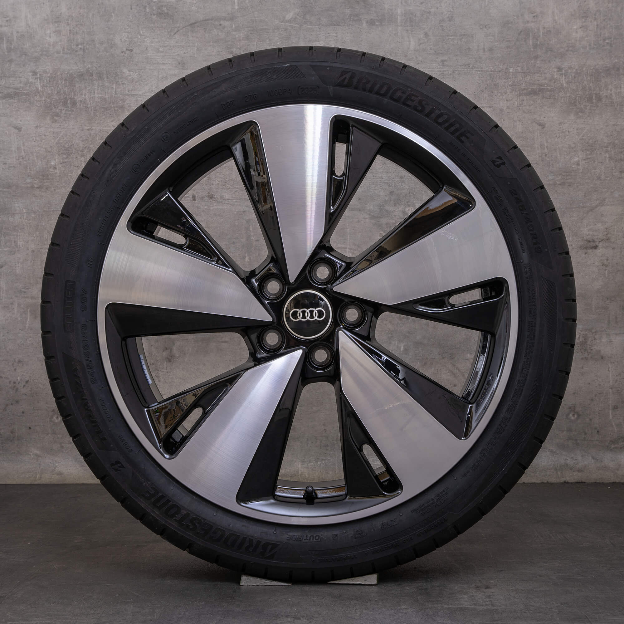Oryginał Audi A5 S5 koła zimowe 19 cali felgi B10 8B3601025AR czarne polerowane toczone NOWOŚĆ