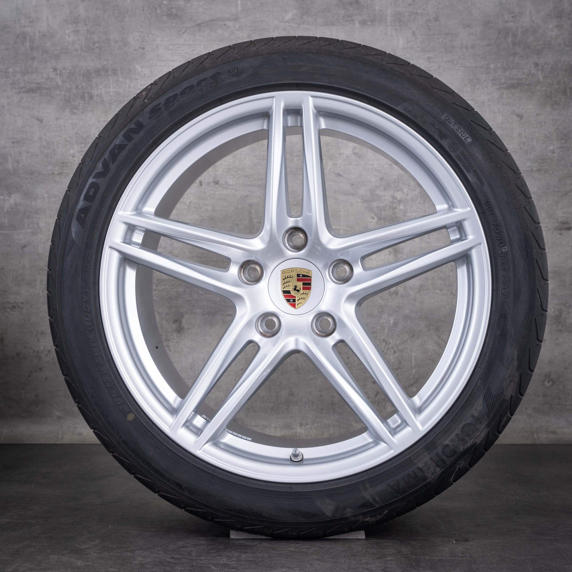 Original Porsche 991 II Felgen 19 Zoll Carrera 4 4S GTS Sommerräder 99136251000 99136256001 silber glanz
