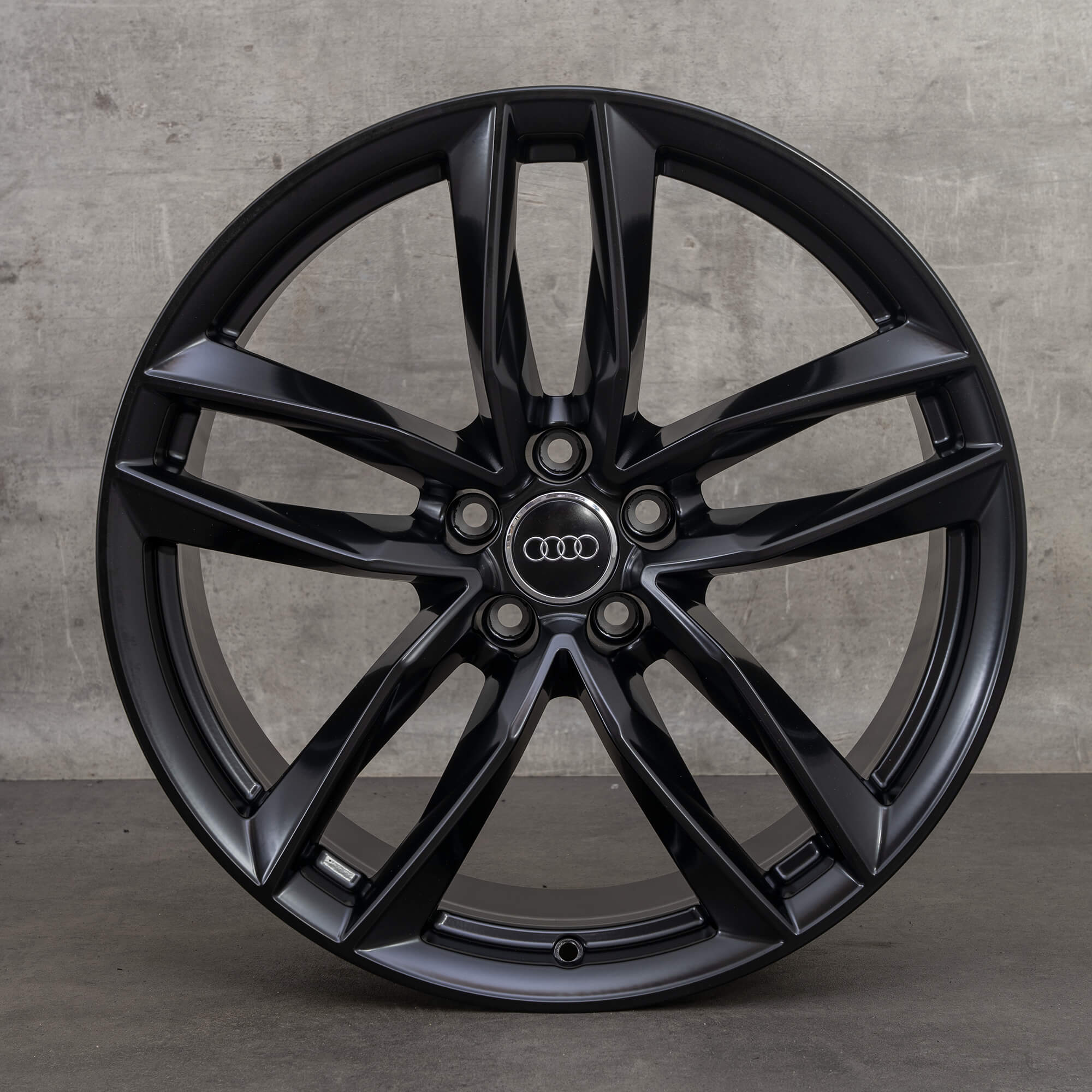 Audi A5 S5 B8 20 palcové ráfky S line 8T0601025DF hliníkové černé saténové