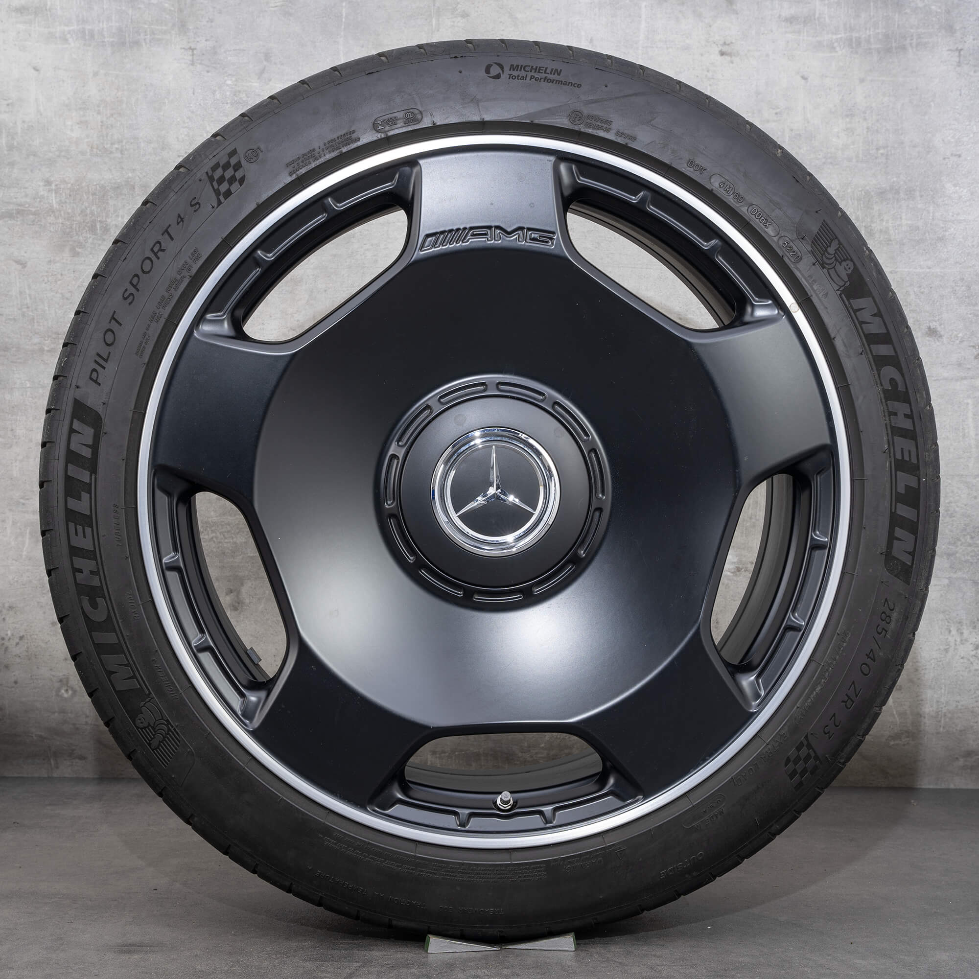 AMG 23 inch rims Mercedes Benz GLS63 X167 summer tires summer wheels