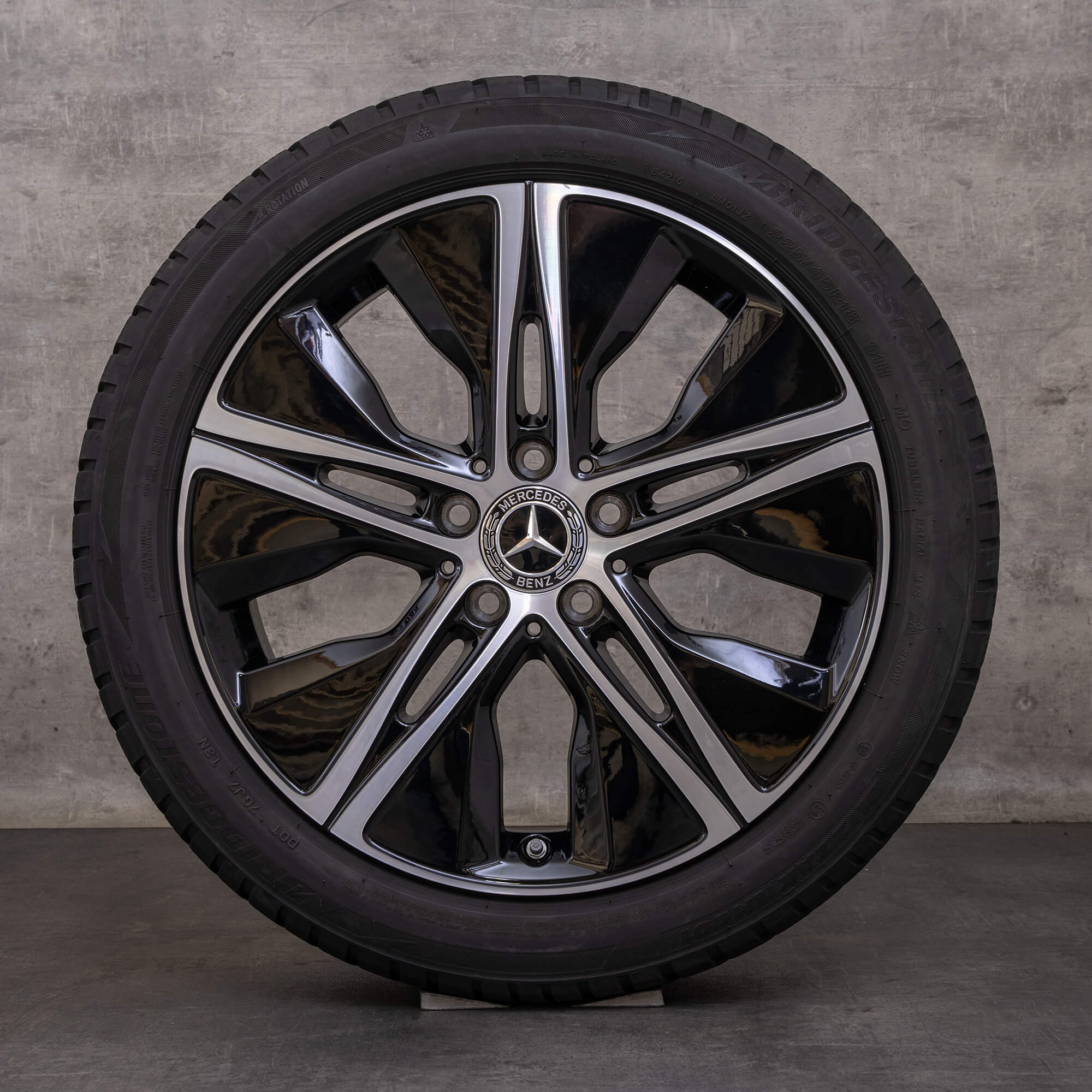 Orijinal Mercedes Benz A B Sınıfı CLA kış jant lastik 18 inç W177 V177 W247 C118 X118 jantlar A1774010500 siyah parlak tornalanmış