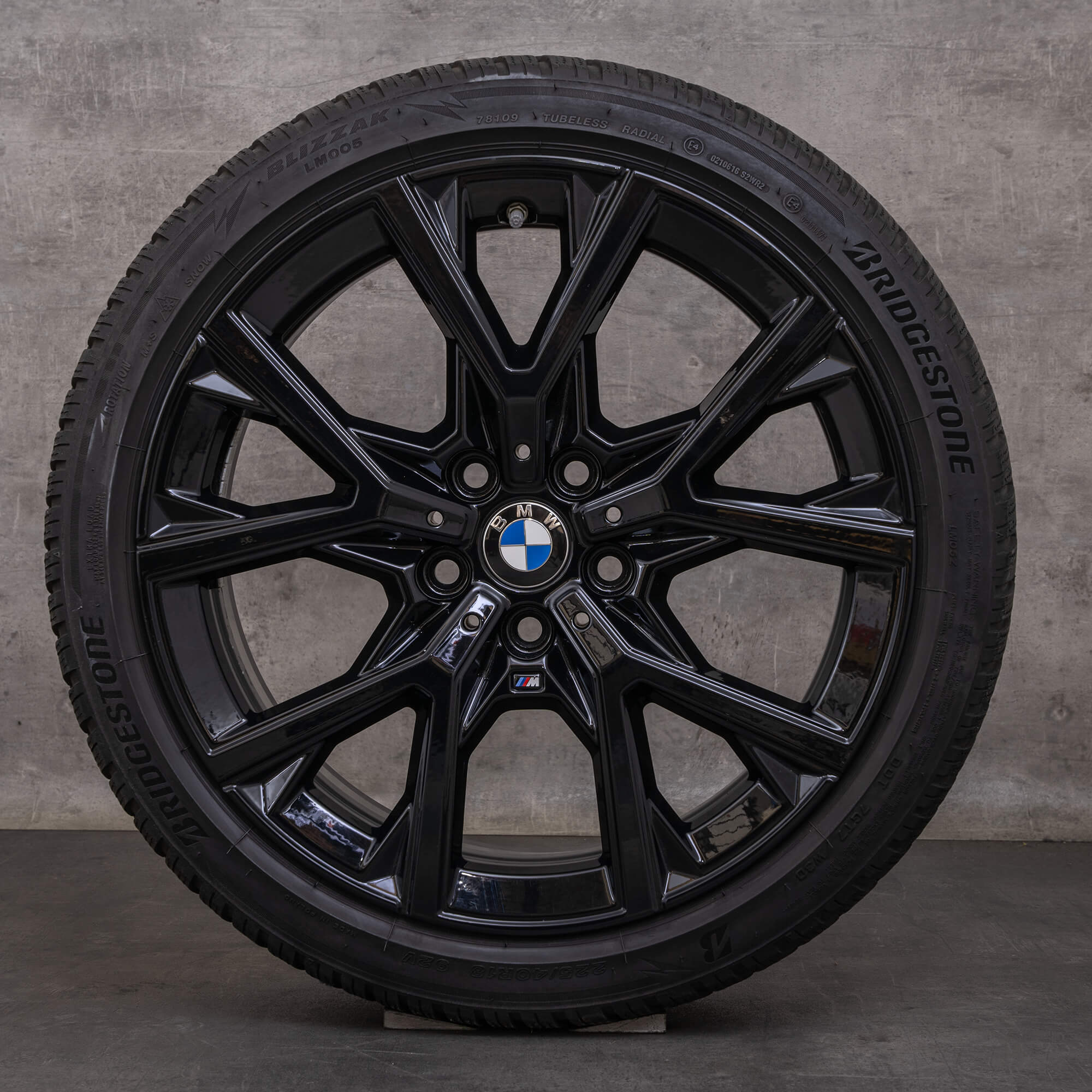 Jantes e pneus inverno originais BMW Série 1 2 18 polegadas F40 F44 Gran Coupé jantes Styling 553 M 8092355 preto brilhante