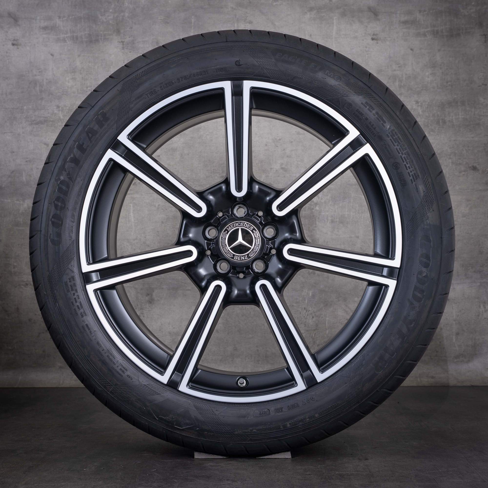 Roues hiver d'origine Mercedes-Benz EQS 21 pouces X296 pour SUV référence A2964010100 noir mat face avant diamantée NEUVES - roue 1 sur 4