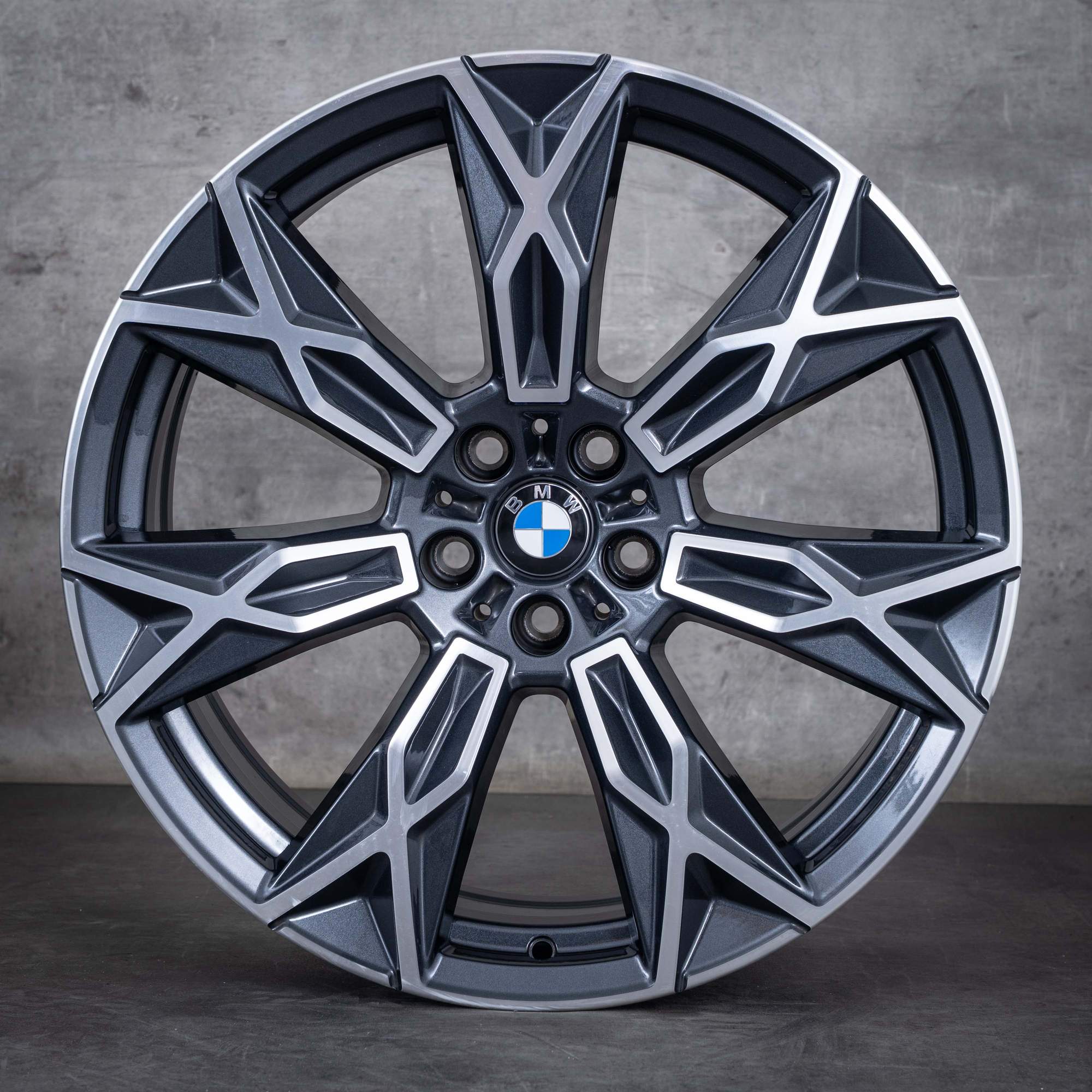 Oryginalne felgi BMW serii 7 i7 X3 20 cali G70 G45 Styling 905 5A19DE4 5A19DE5 midnight grey Polerowane