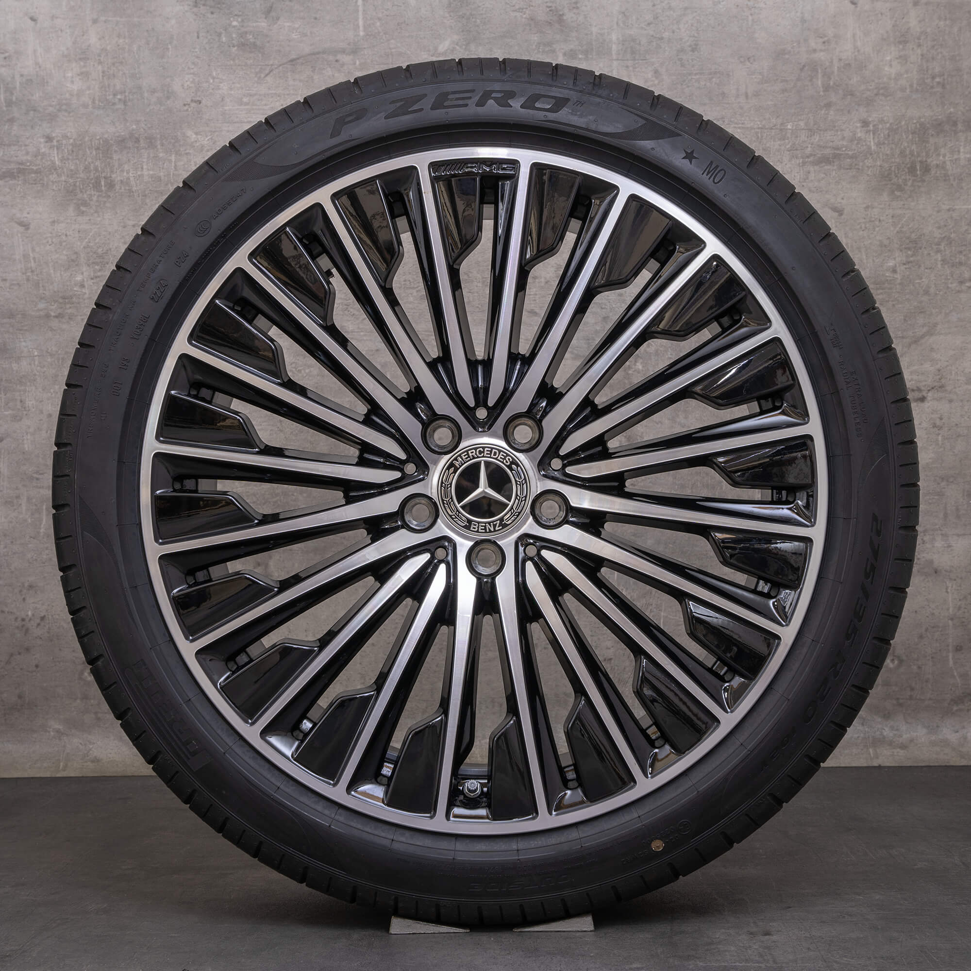 Alkuperäiset Mercedes-Benz E-sarjan AMG-vanteet 20 tuumaa W214 S214 kesärenkaat A2144010500 A2144010600 diamond cut musta UUDET