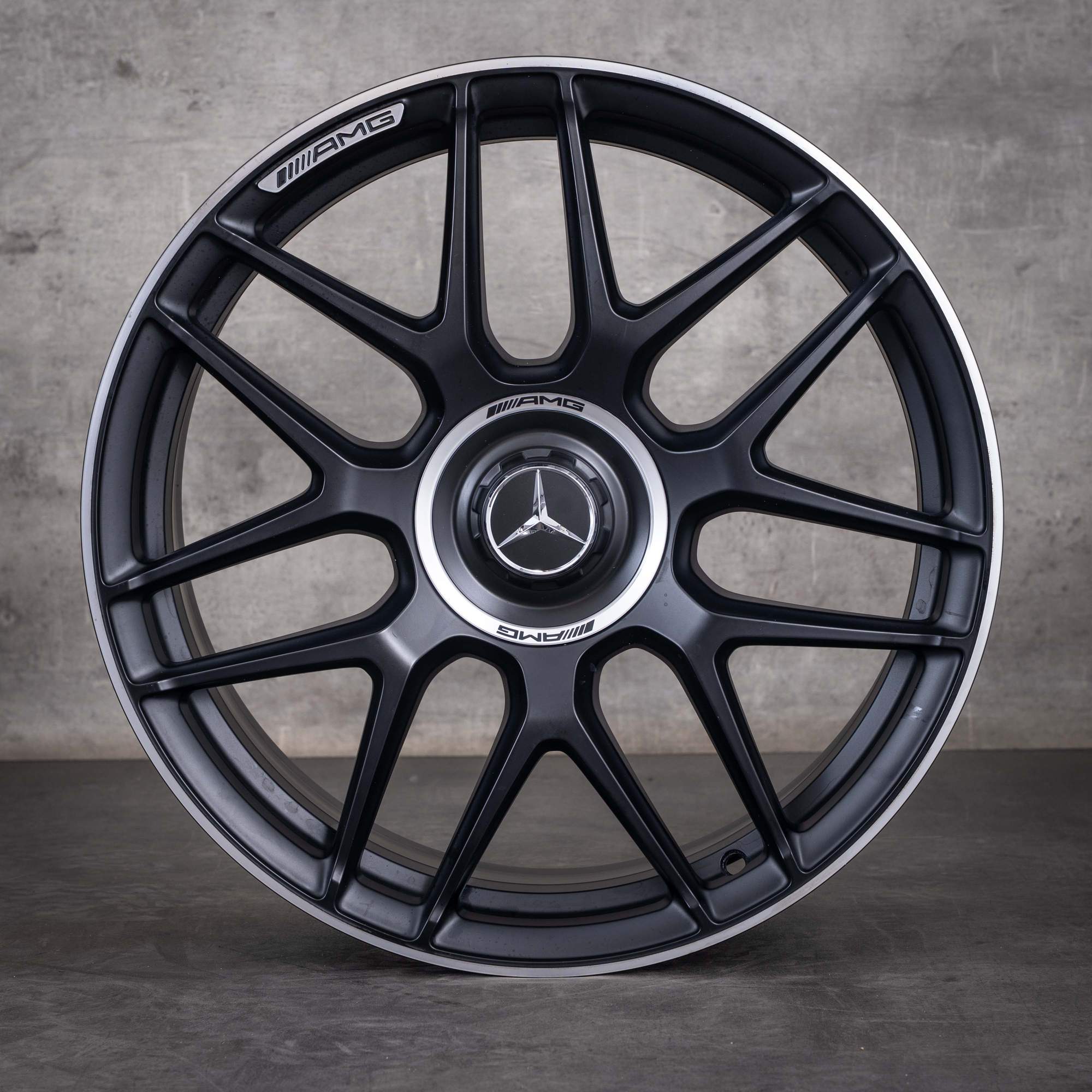 Alkuperäiset Mercedes-Benz A-sarjan A 45 CLA 45 AMG -talvirenkaat 19 tuumaa W177 X118 C118 vanteet A1774012500 mattamusta diamond cut-viimeistely