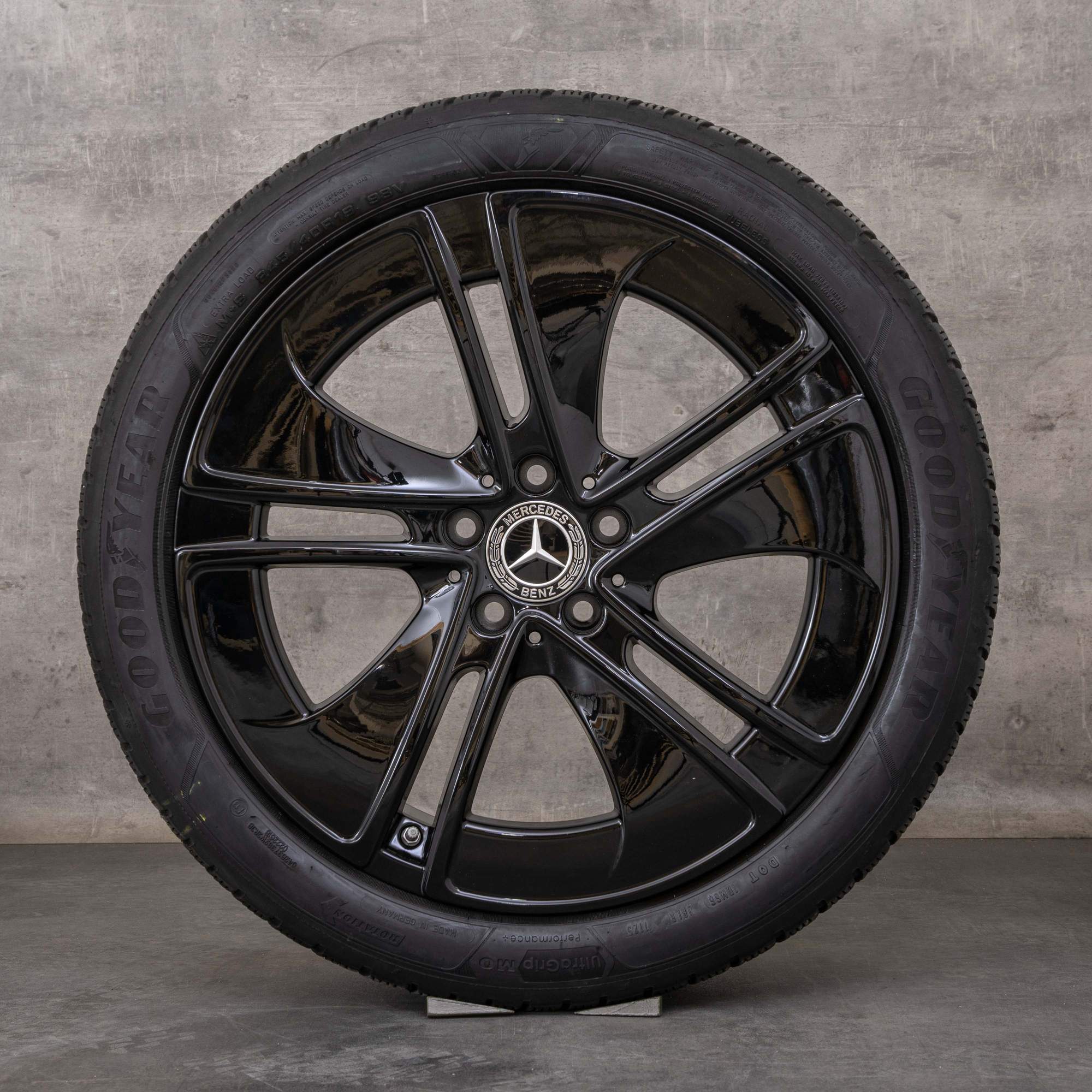 Alkuperäiset Mercedes Benz CLE vanteet 19 tuuman A236 C236 kesäpyörät A2364014100 musta kiiltävä