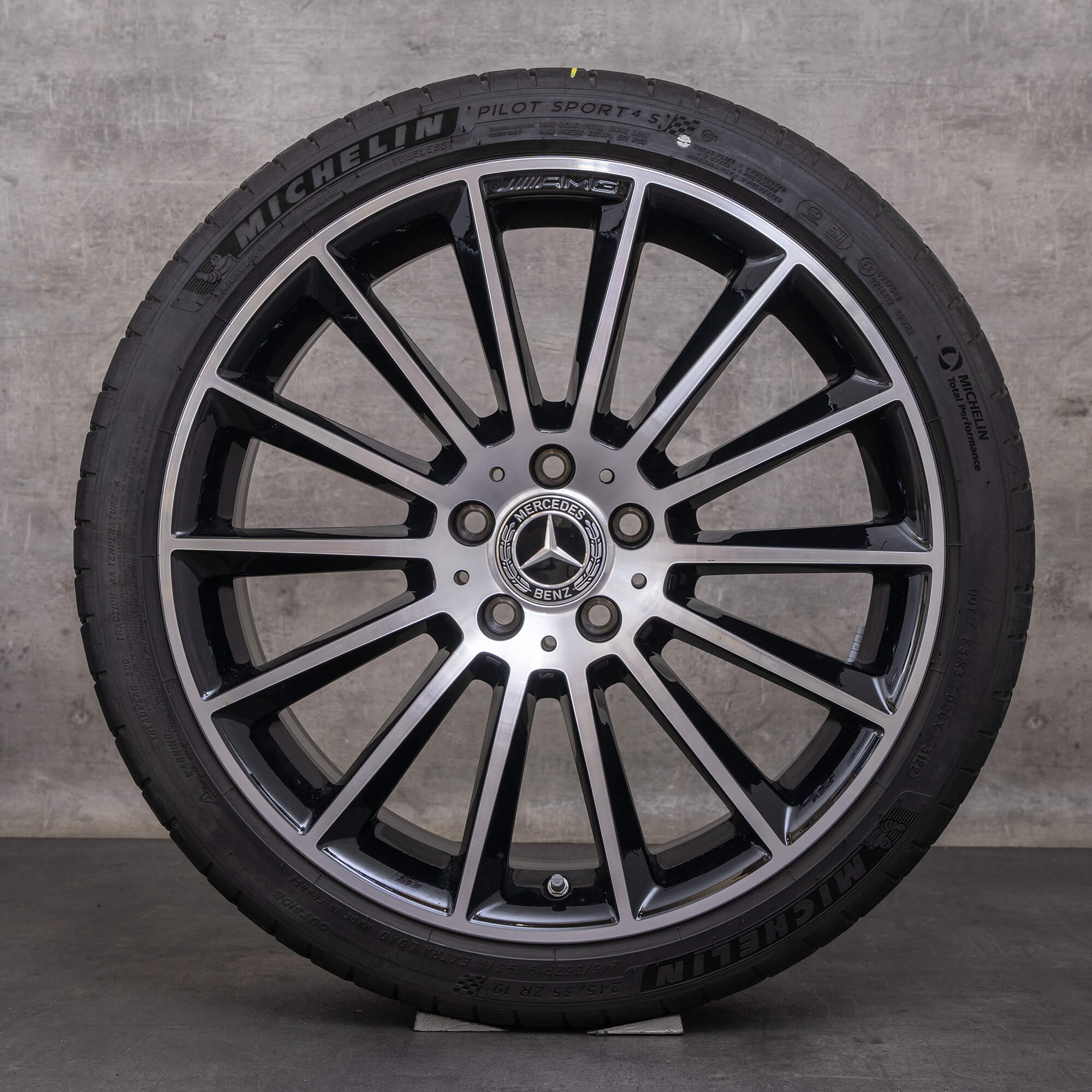 Originele Mercedes Benz CLA AMG velgen 19 inch C118 X118 zomerwielen A1184010300 zwart glanzend gedraaid