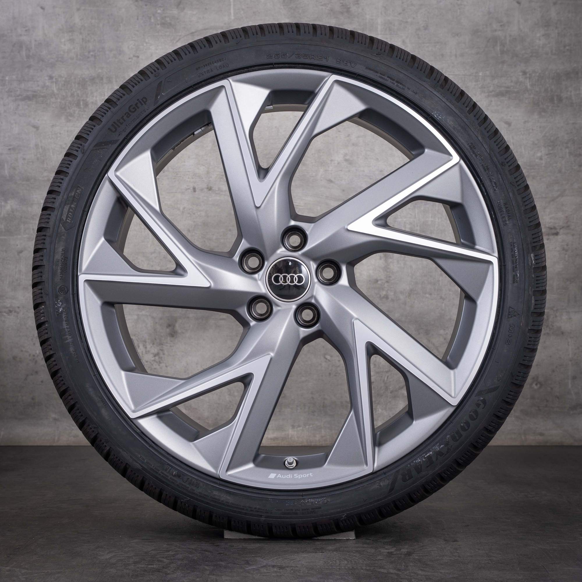 Oryginalne koła zimowe do Audi RS Q3 Sportback 21-calowe felgi F3 83A601025AD matowe koła z efektem diamond cut