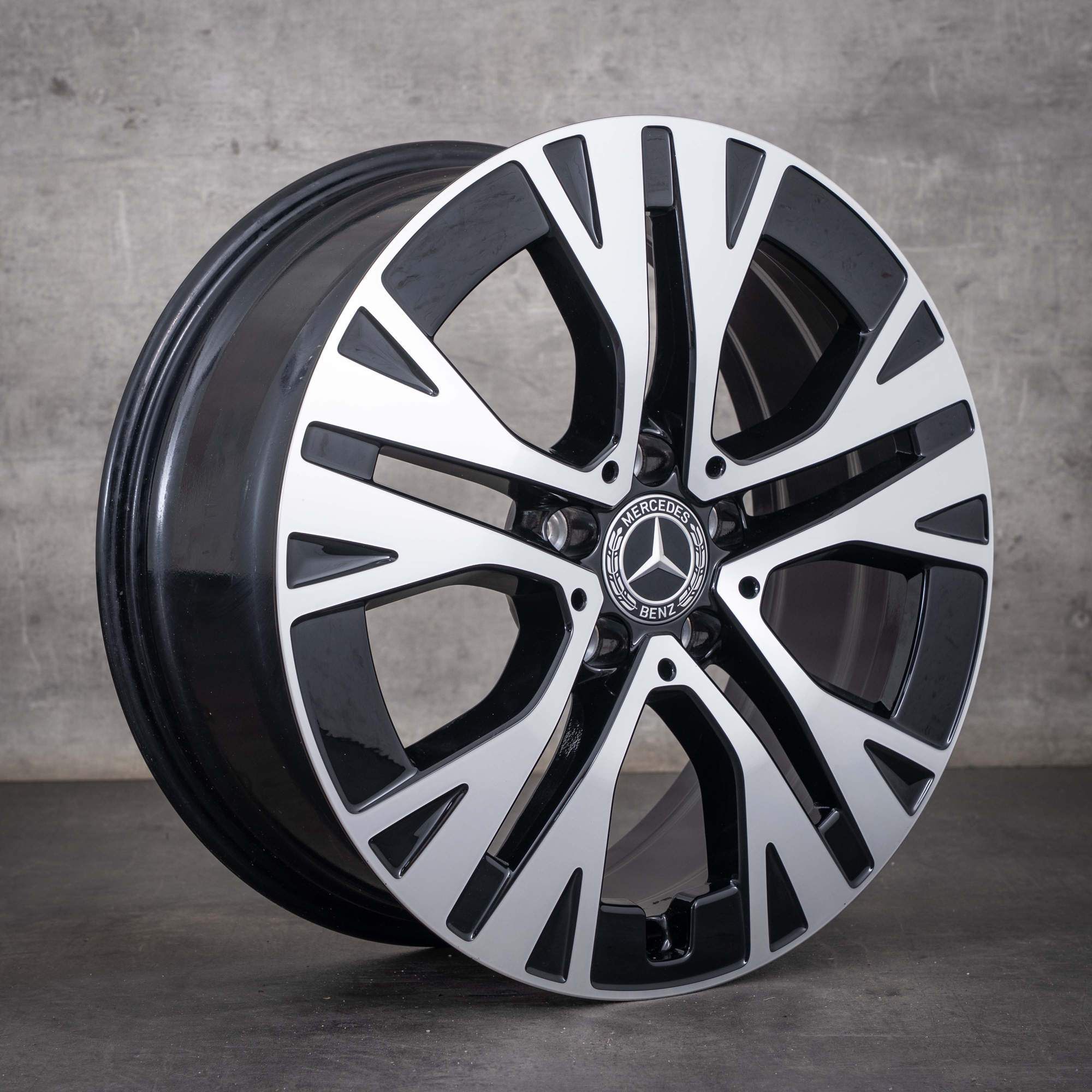 Originální disk Mercedes-Benz GLA GLB 18 palců X247 H247 A2474015000, černý, diamond cut